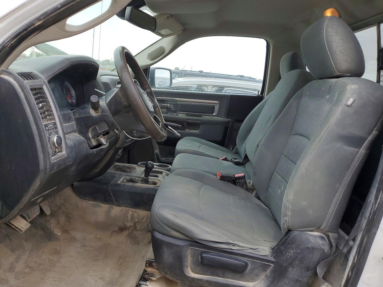 2014 Ram 2500 St White vin: 3C6LR5AT0EG304979