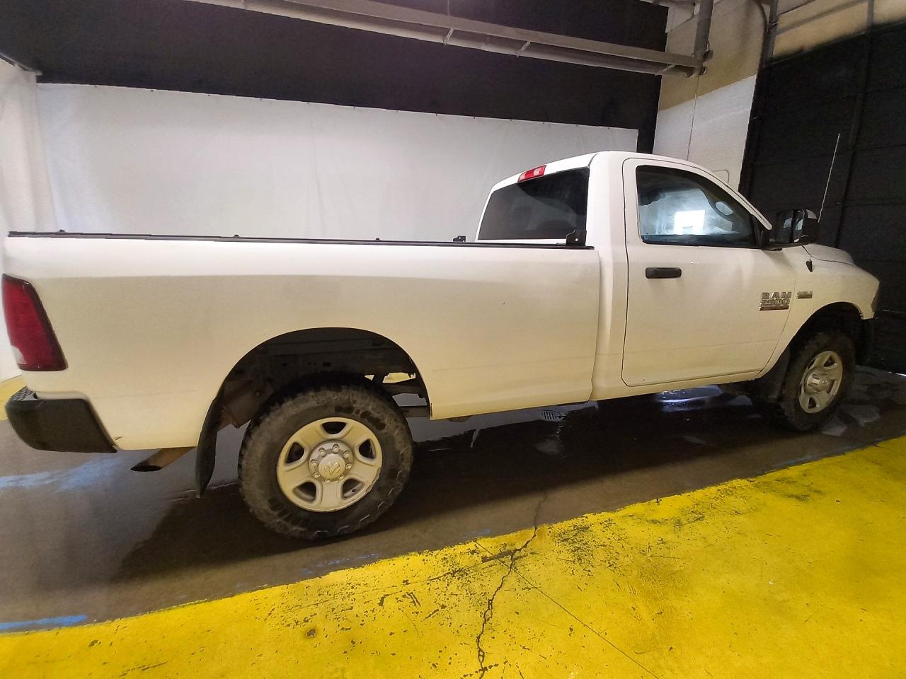 2014 Ram 2500 St White vin: 3C6LR5AT3EG319122