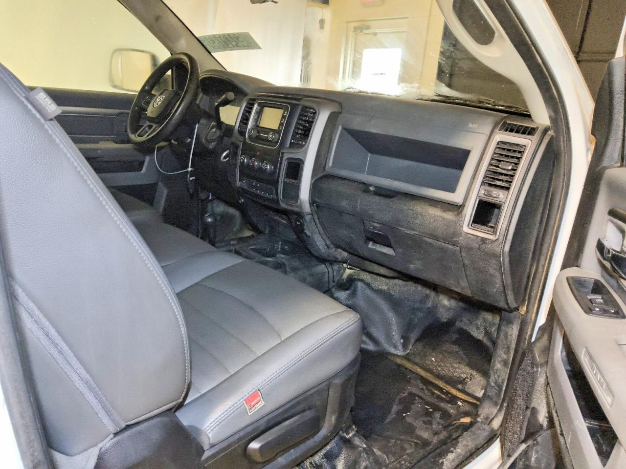 2014 Ram 2500 St White vin: 3C6LR5AT3EG319122