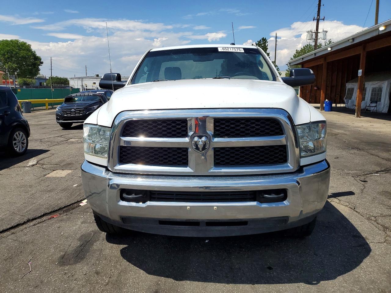 2015 Ram 2500 St White vin: 3C6LR5AT6FG656515