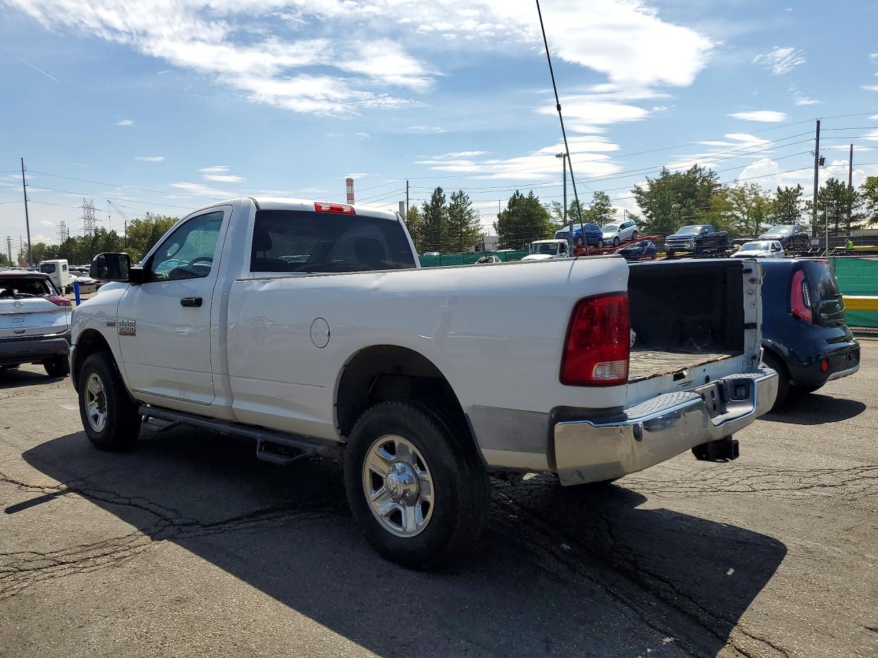 2015 Ram 2500 St White vin: 3C6LR5AT6FG656515