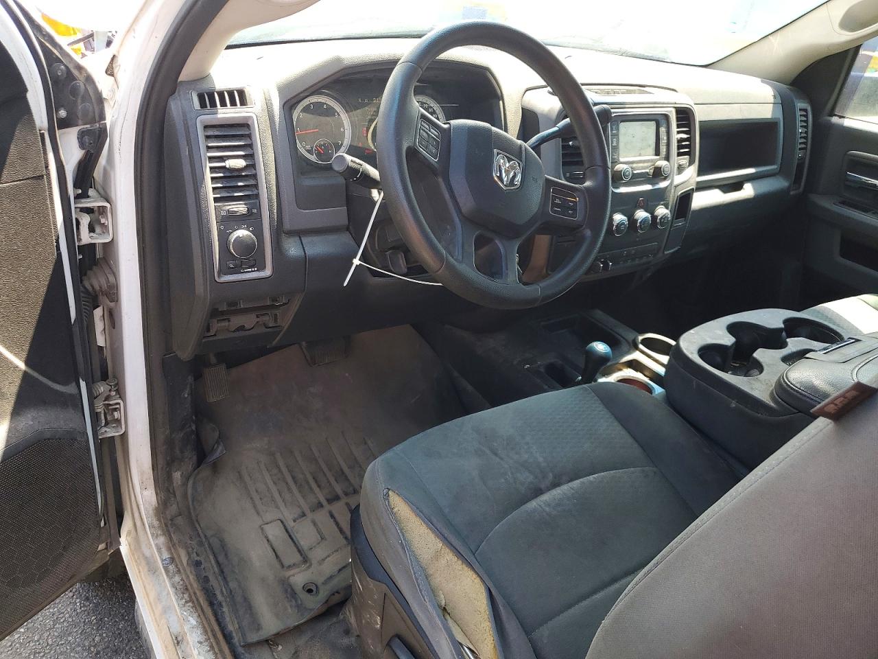 2015 Ram 2500 St White vin: 3C6LR5AT6FG656515