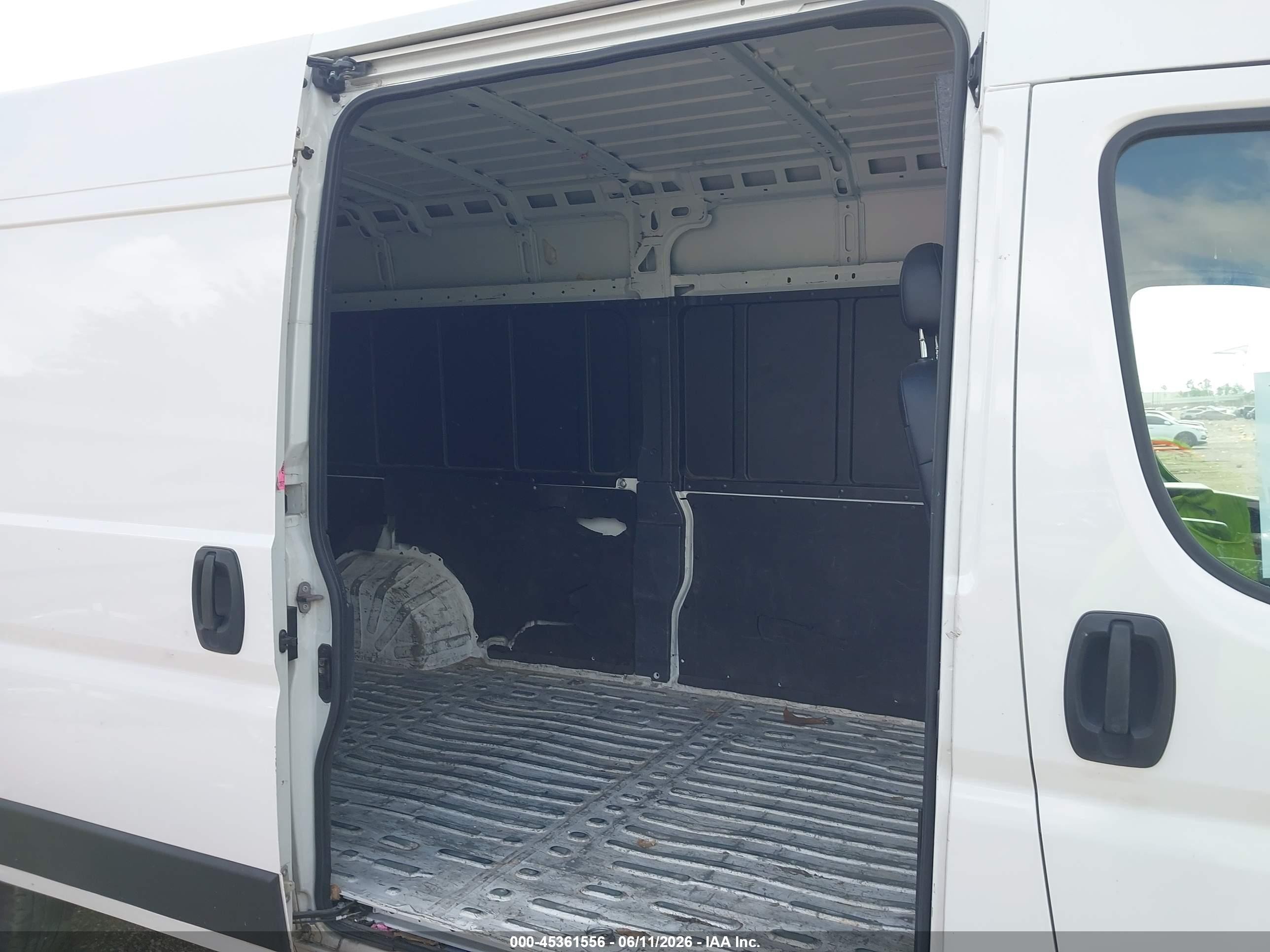 2023 Ram Promaster 2500   Белый vin: 3C6LRVDG1PE560688