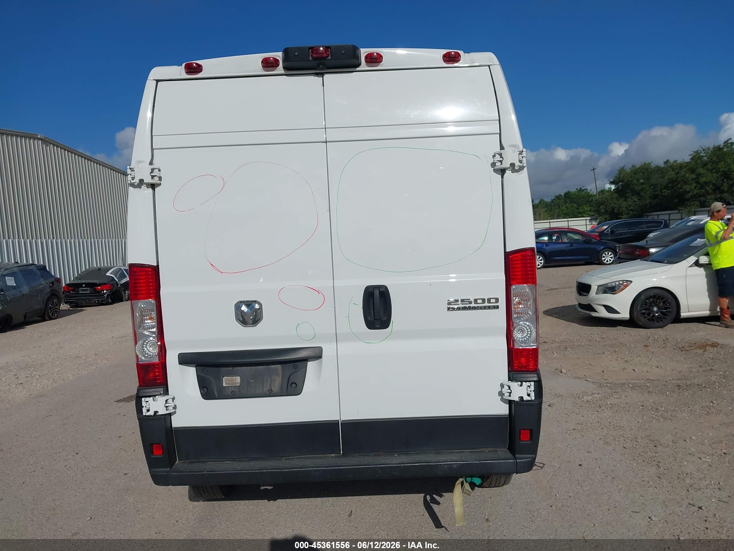 2023 Ram Promaster 2500   Белый vin: 3C6LRVDG1PE560688
