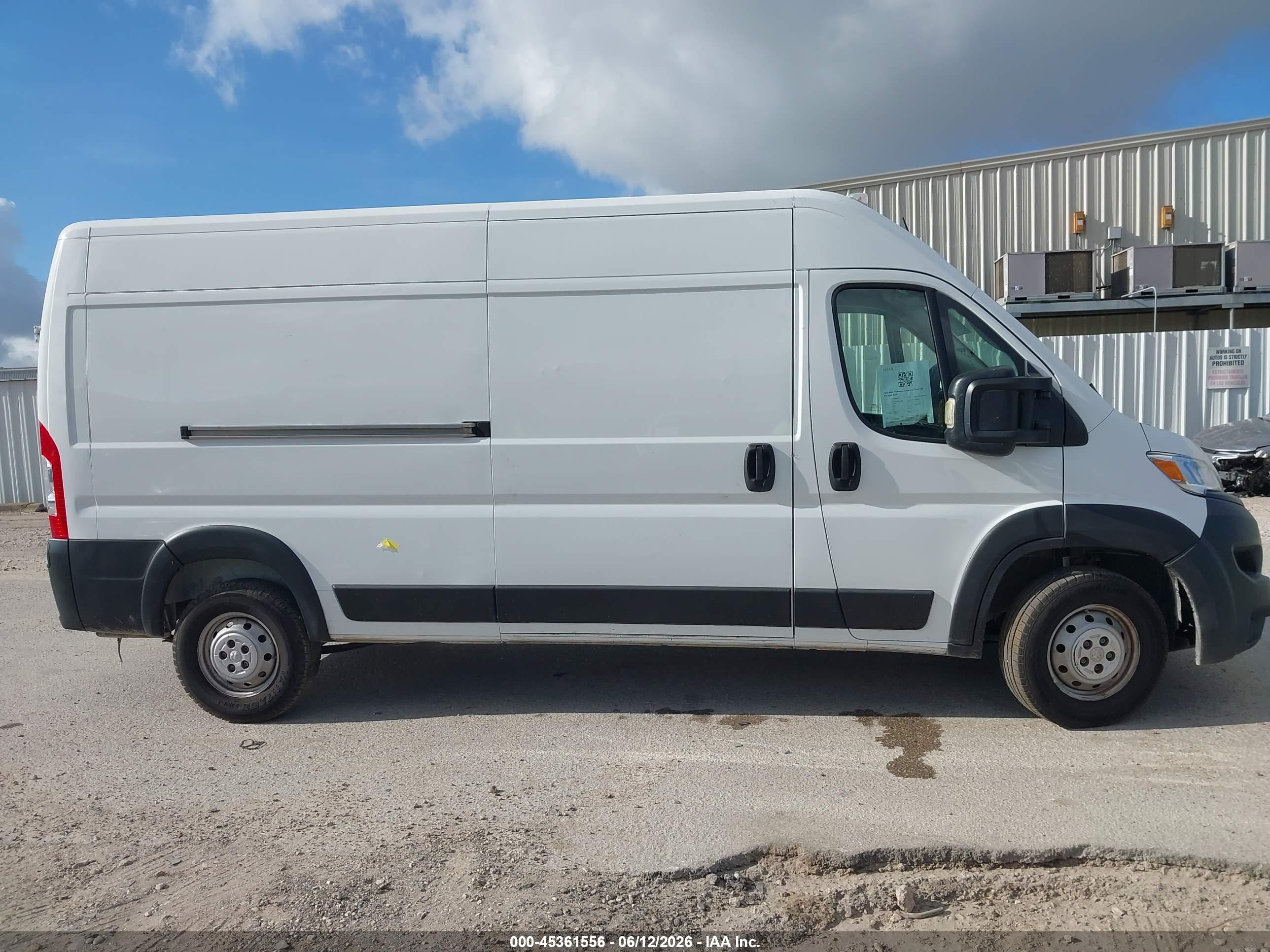 2023 Ram Promaster 2500   Белый vin: 3C6LRVDG1PE560688