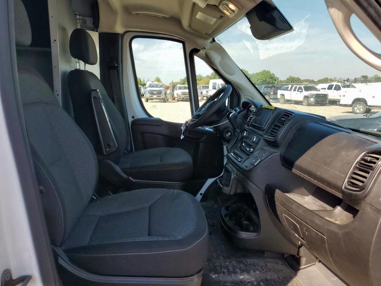 2025 Ram Promaster 2500 2500 High White vin: 3C6LRVDG4SE522901