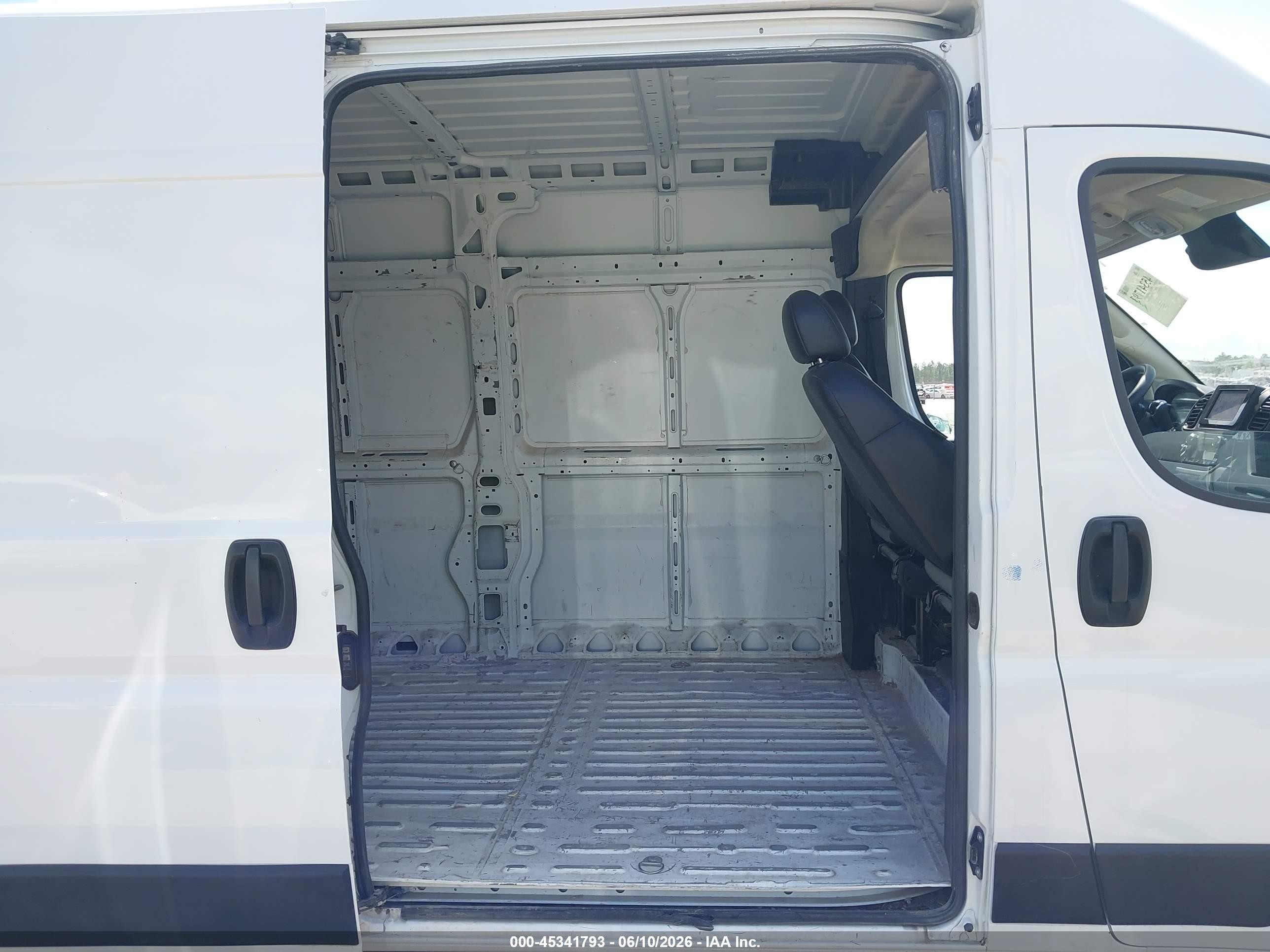2023 Ram Promaster 2500   White vin: 3C6LRVDG5PE588204