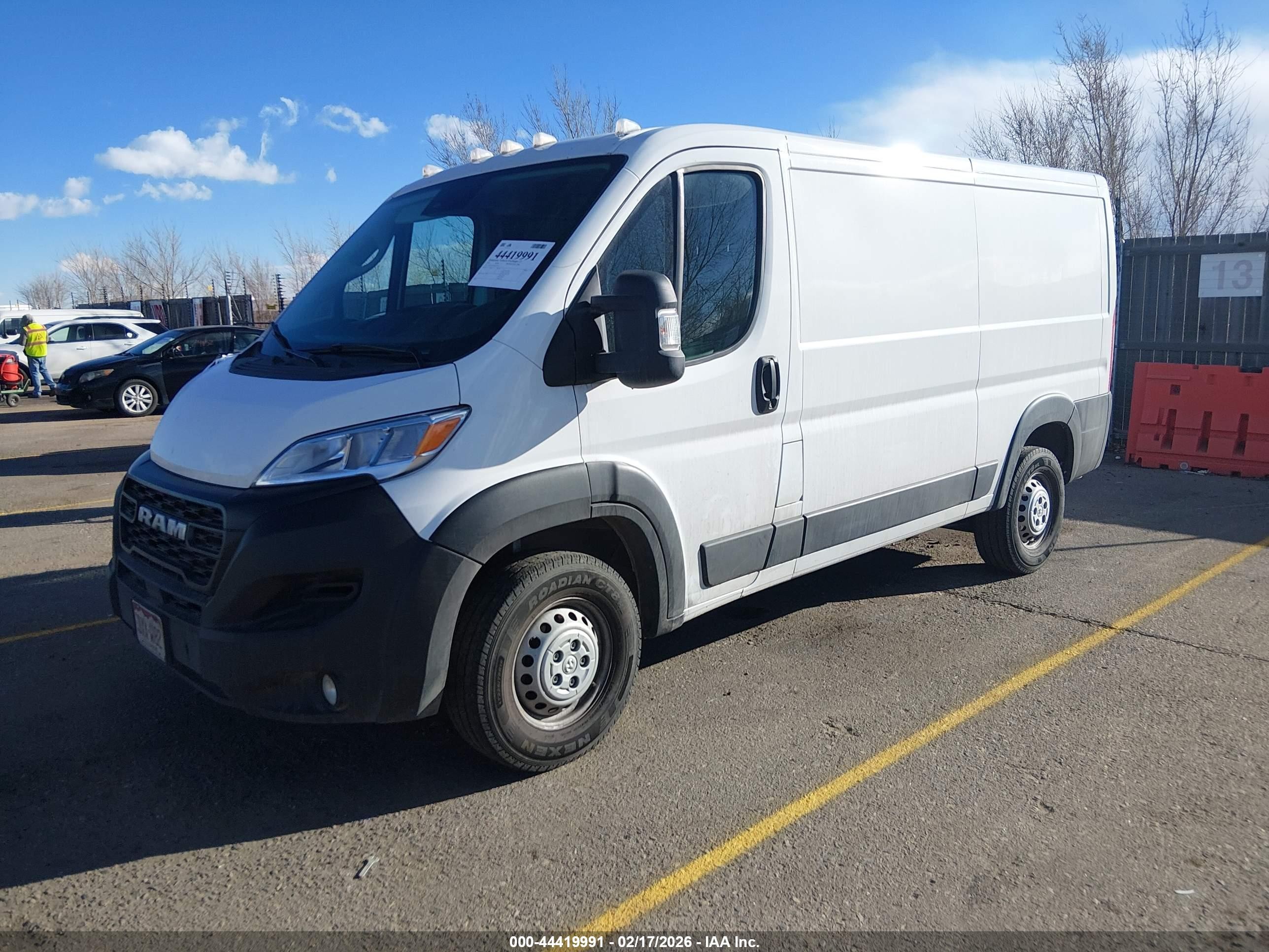 2025 Ram Promaster 2500 Tradesman Low Roof 136 Wb W/pass Seat White vin: 3C6LRVVGXSE512209