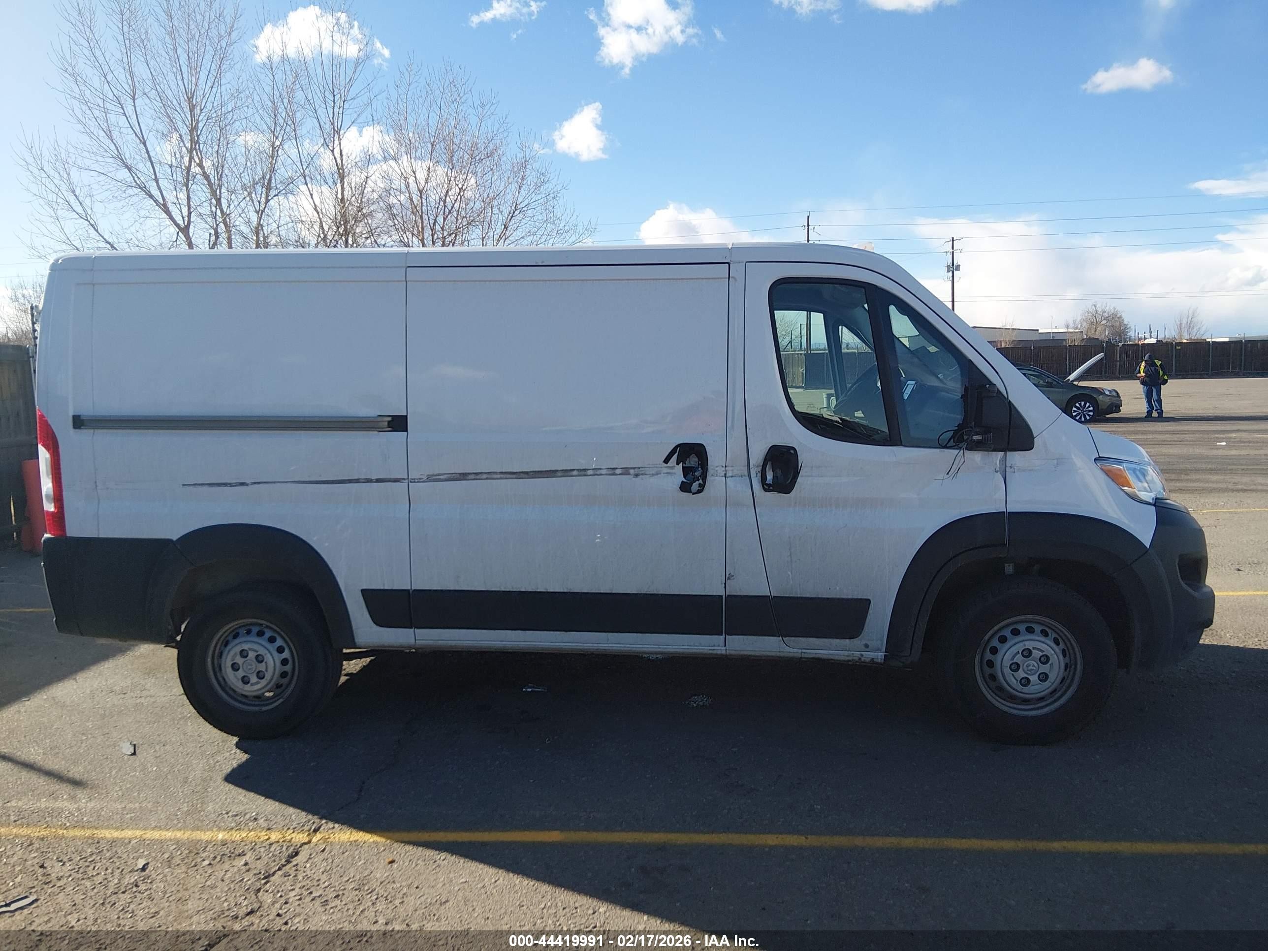 2025 Ram Promaster 2500 Tradesman Low Roof 136 Wb W/pass Seat White vin: 3C6LRVVGXSE512209