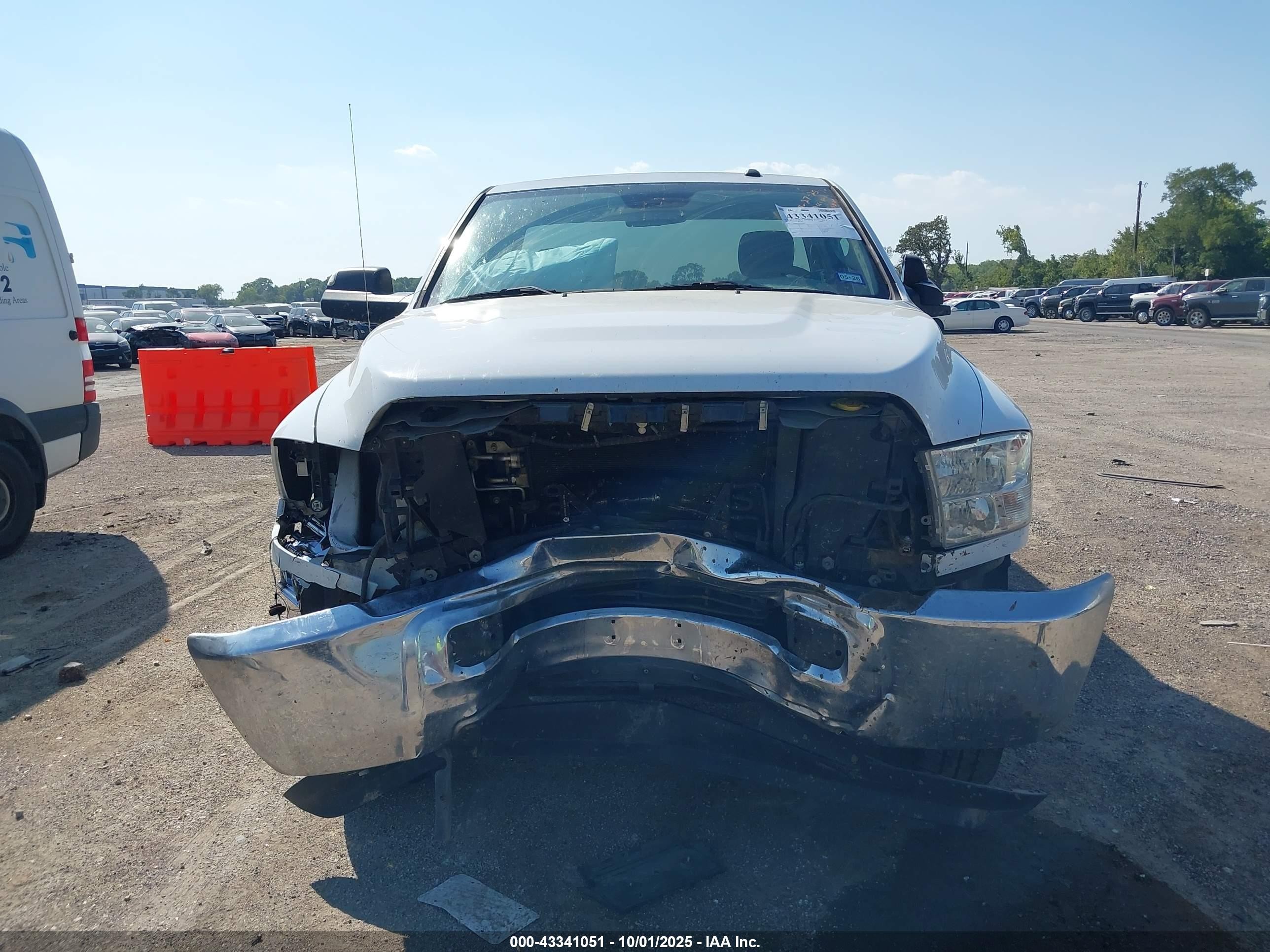 2018 Ram 2500 Tradesman  4x4 8' Box Белый vin: 3C6MR5AJ3JG282845