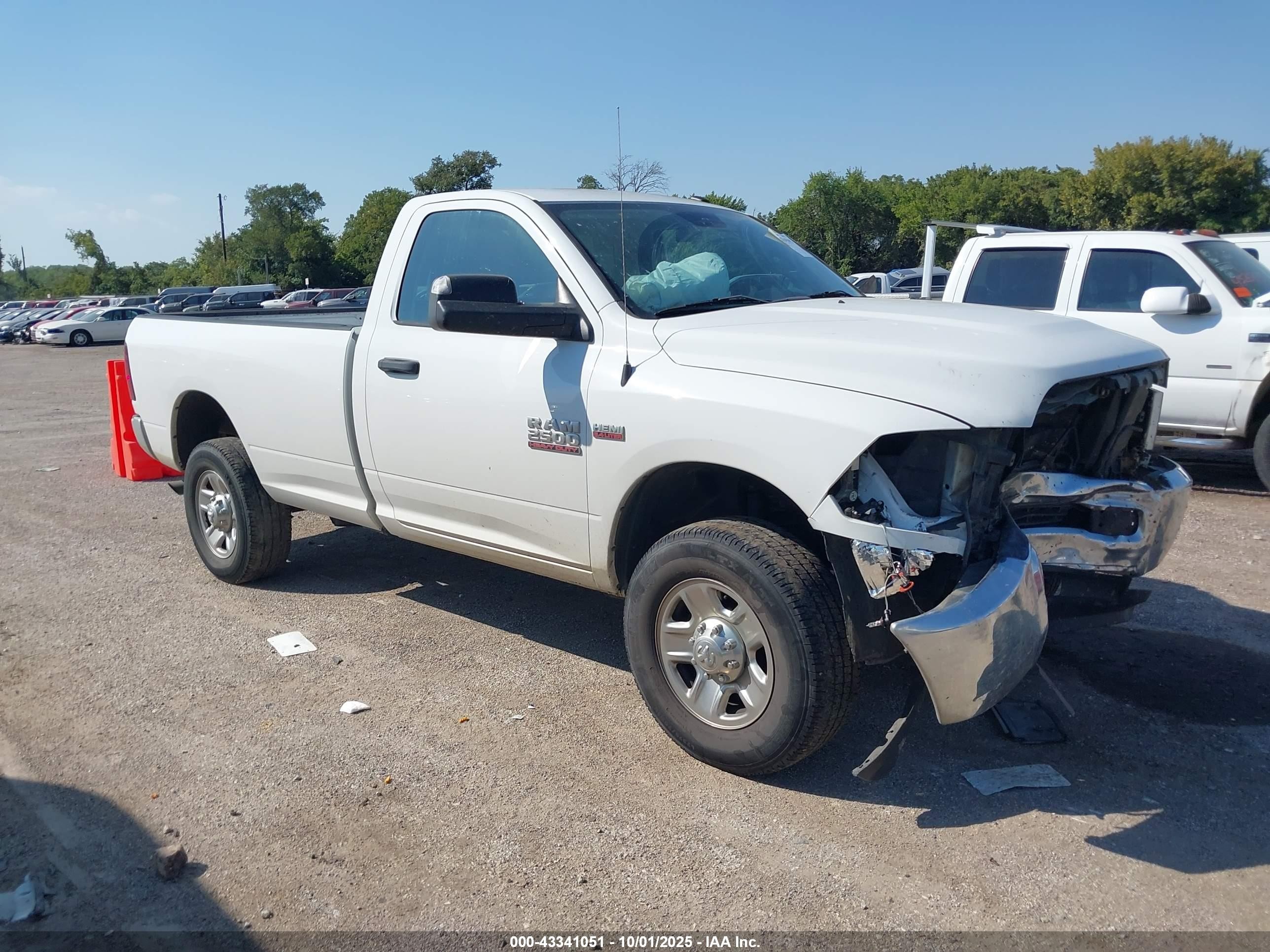 2018 Ram 2500 Tradesman  4x4 8' Box Белый vin: 3C6MR5AJ3JG282845