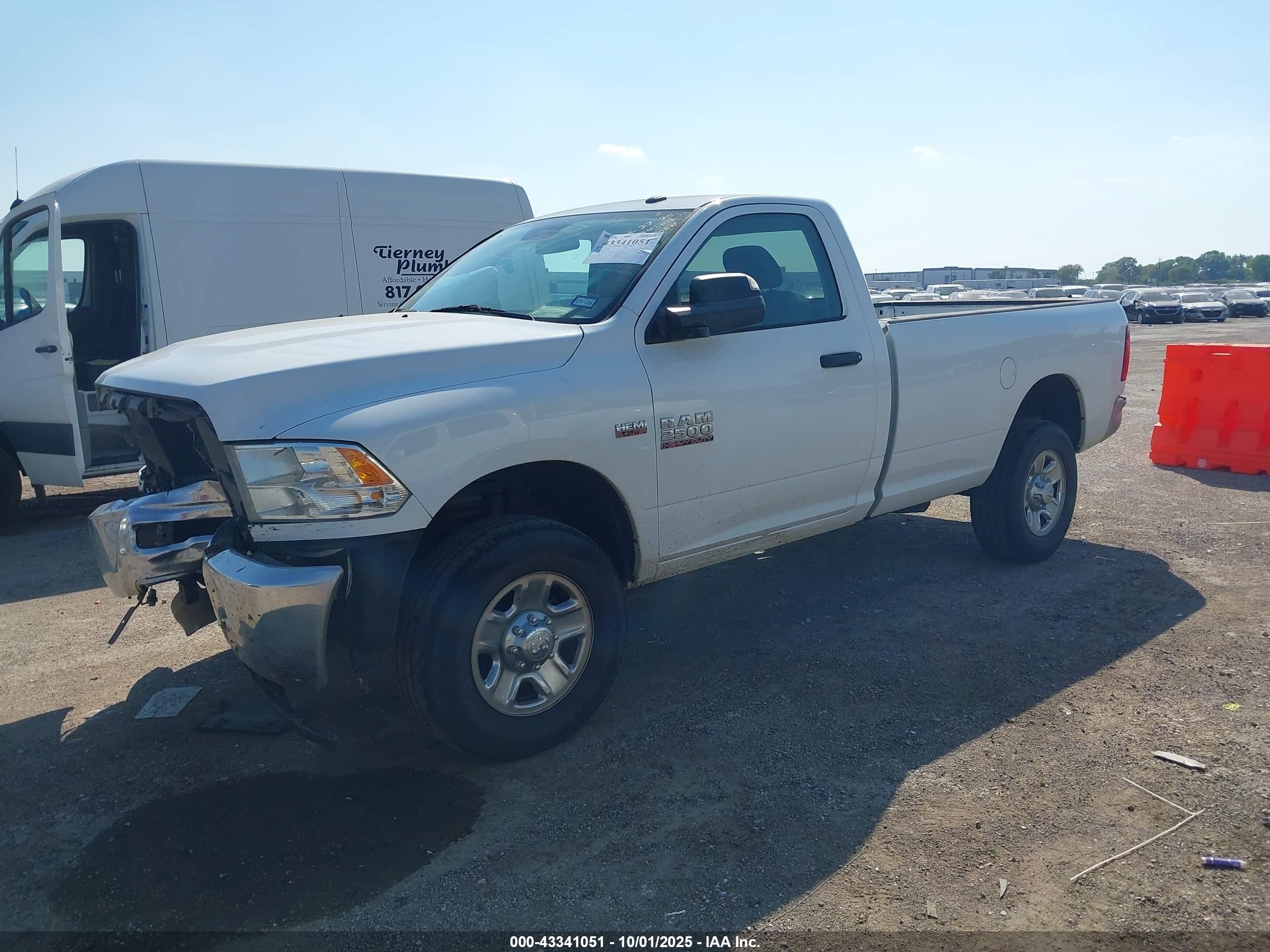 2018 Ram 2500 Tradesman  4x4 8' Box Белый vin: 3C6MR5AJ3JG282845