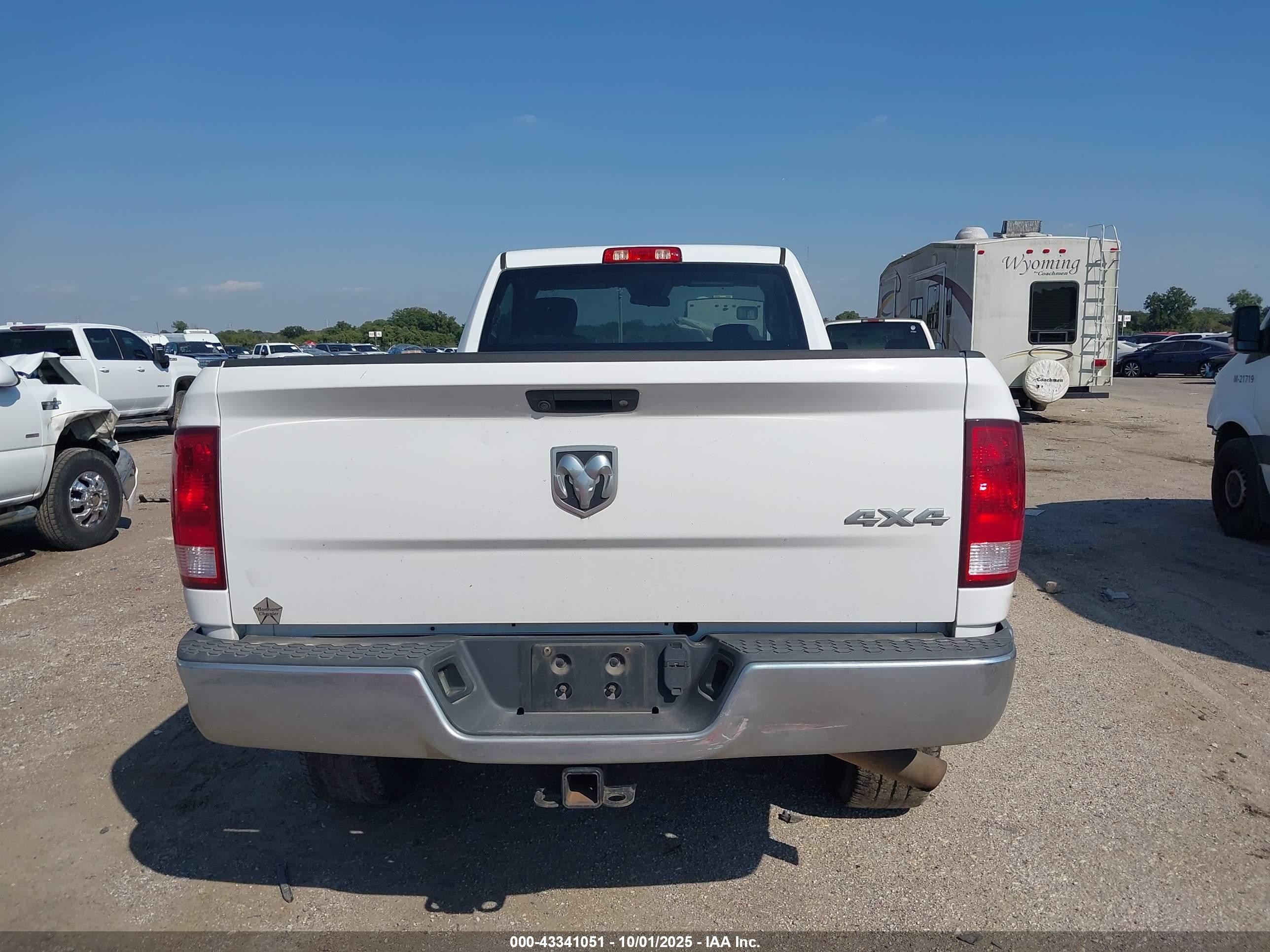 2018 Ram 2500 Tradesman  4x4 8' Box Белый vin: 3C6MR5AJ3JG282845