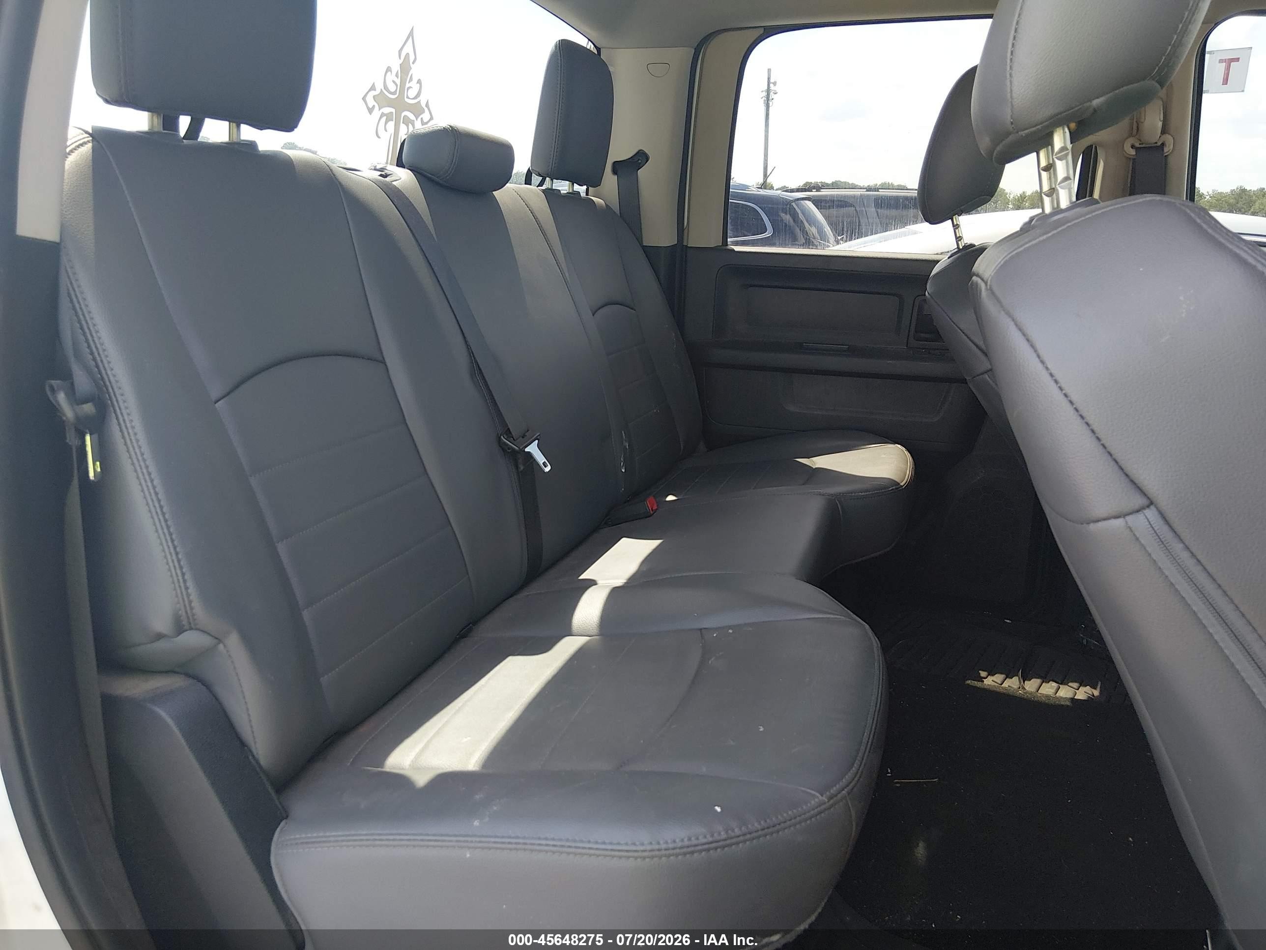 2015 Ram 1500 Express White vin: 3C6RR6KT3FG698817