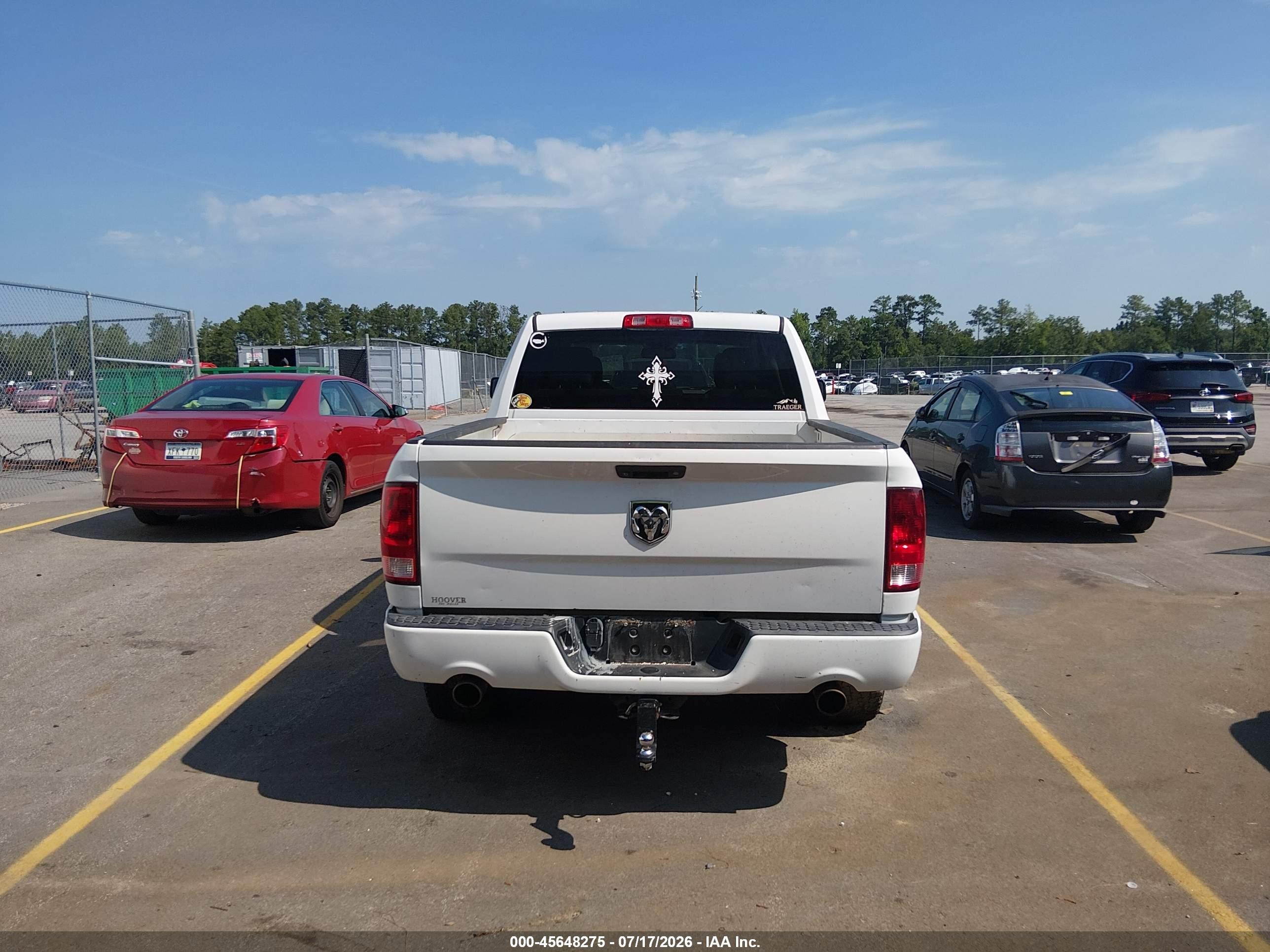 2015 Ram 1500 Express White vin: 3C6RR6KT3FG698817