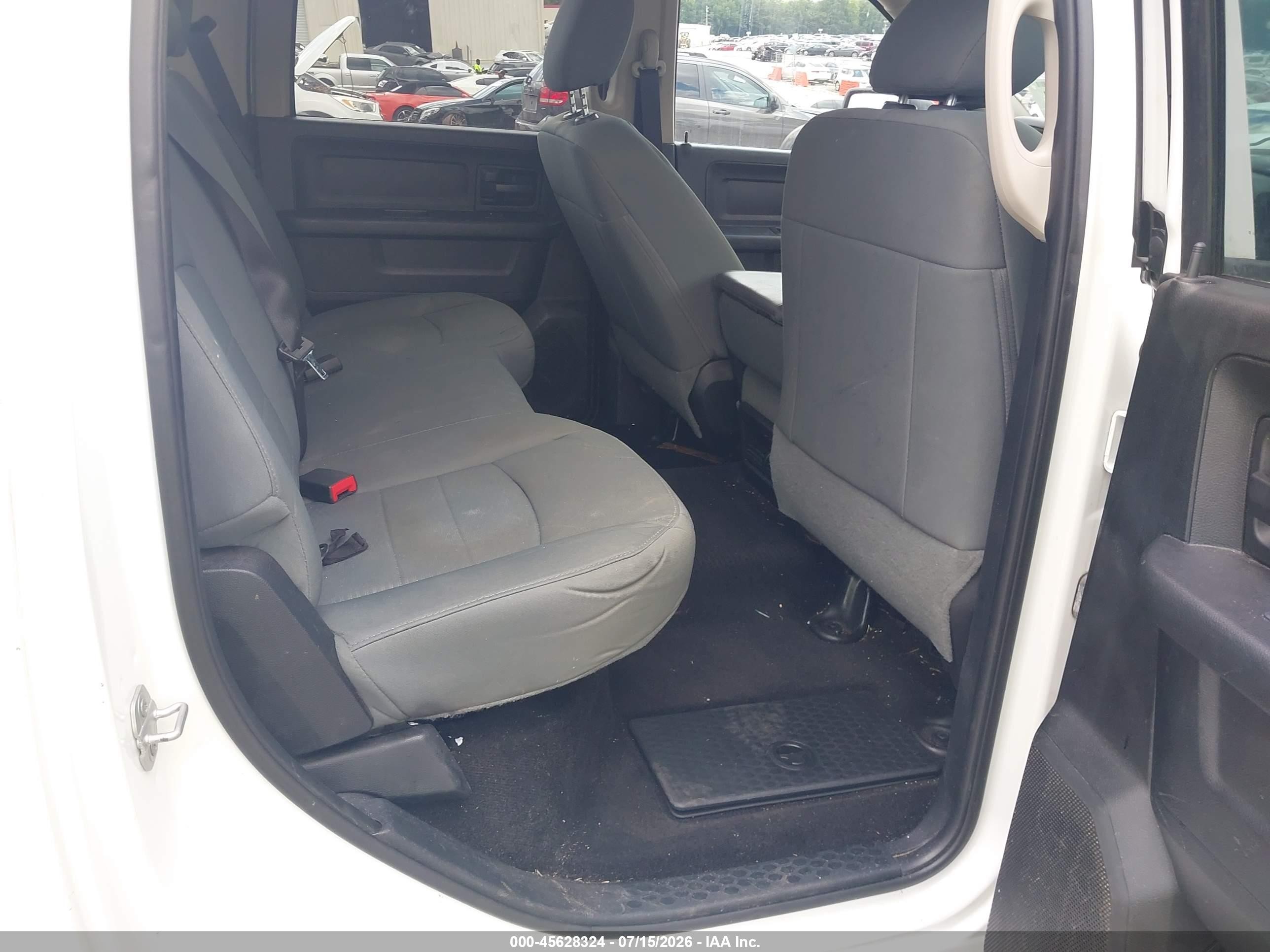 2014 Ram 1500 Express White vin: 3C6RR6KT7EG307134