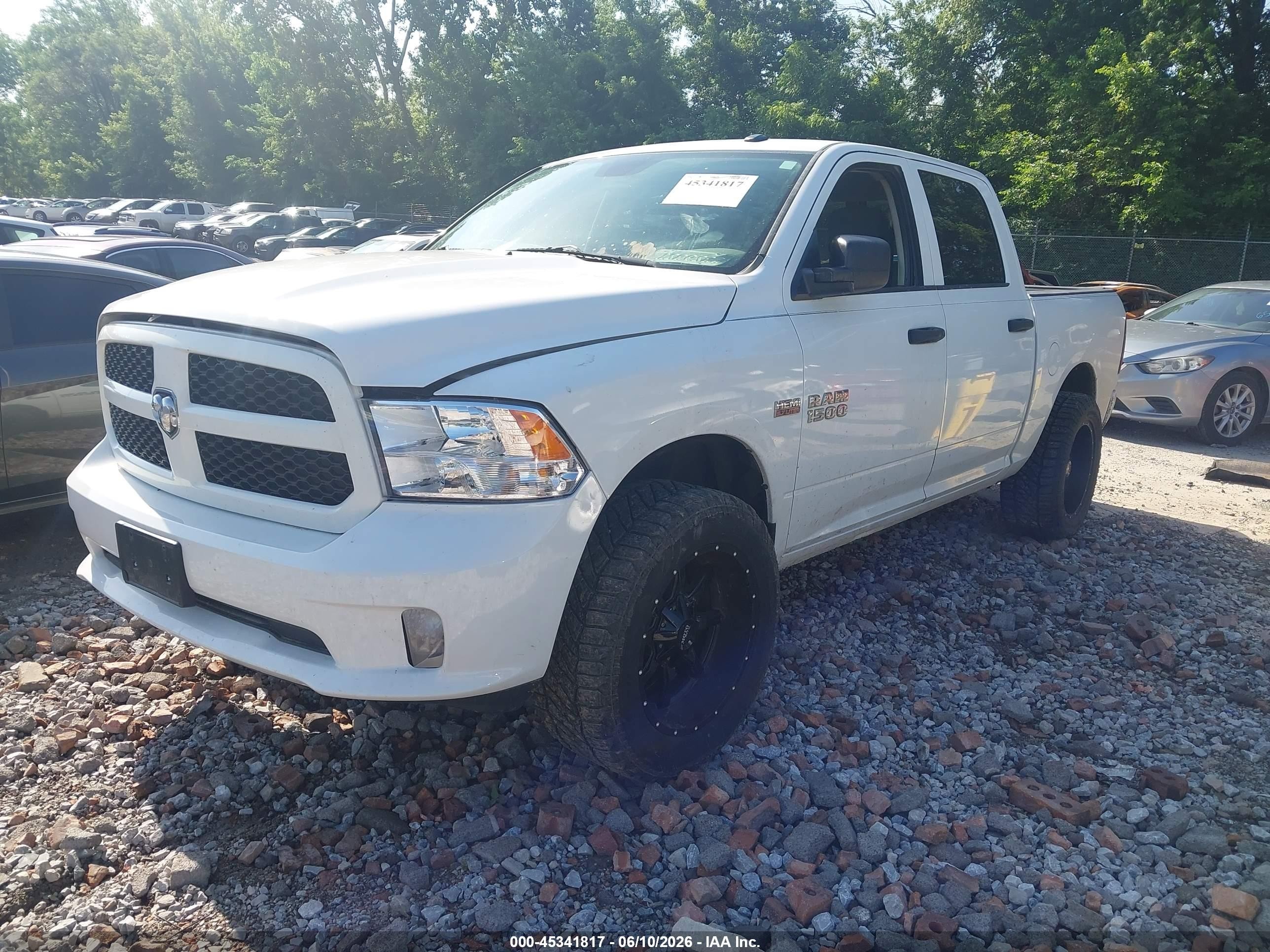 2015 Ram 1500 Express White vin: 3C6RR6KT7FG698545