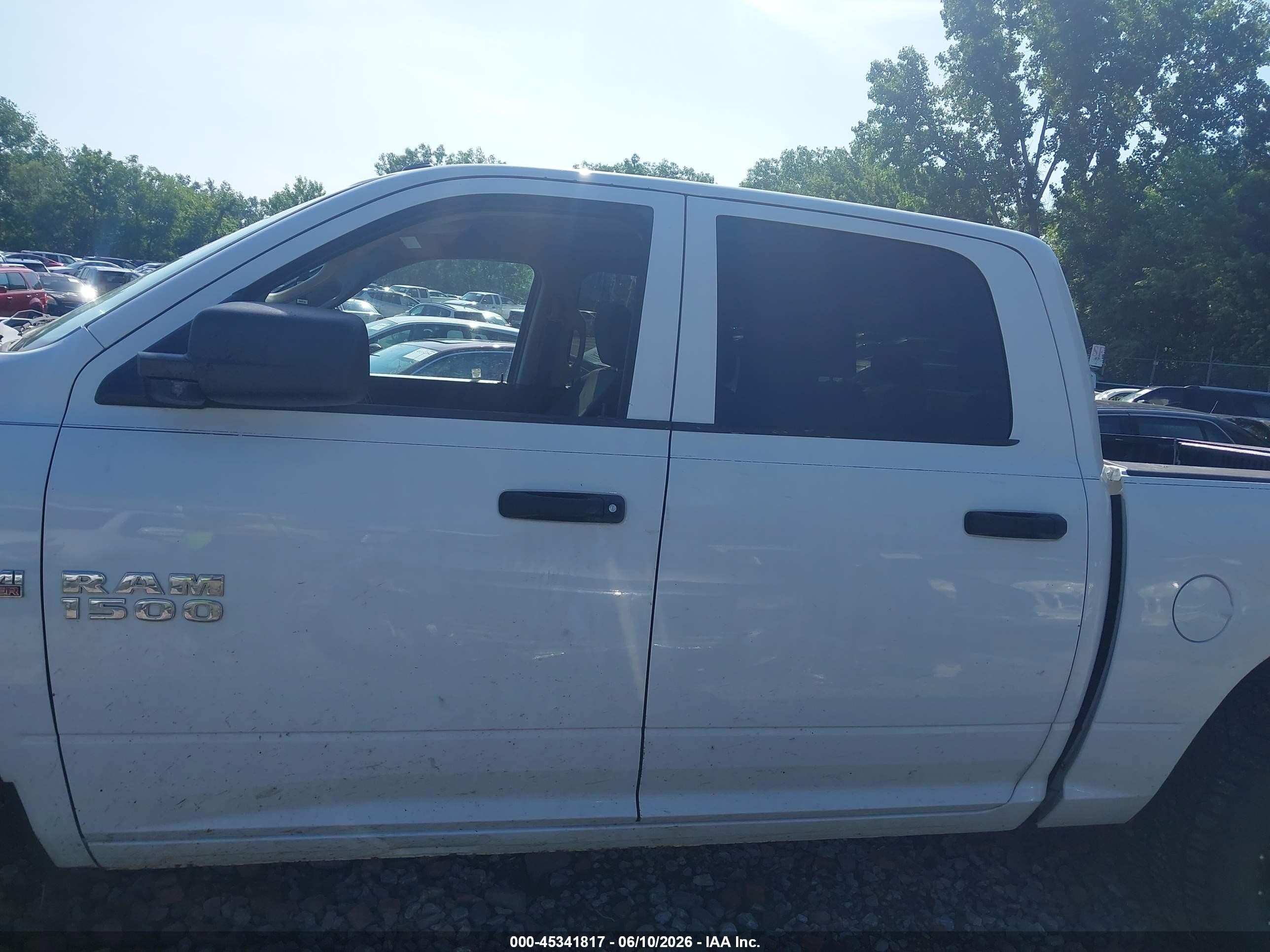2015 Ram 1500 Express White vin: 3C6RR6KT7FG698545