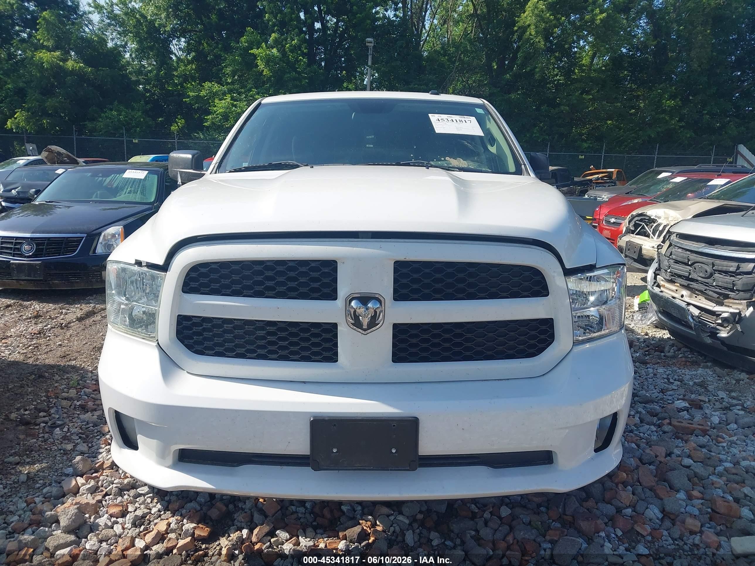 2015 Ram 1500 Express White vin: 3C6RR6KT7FG698545