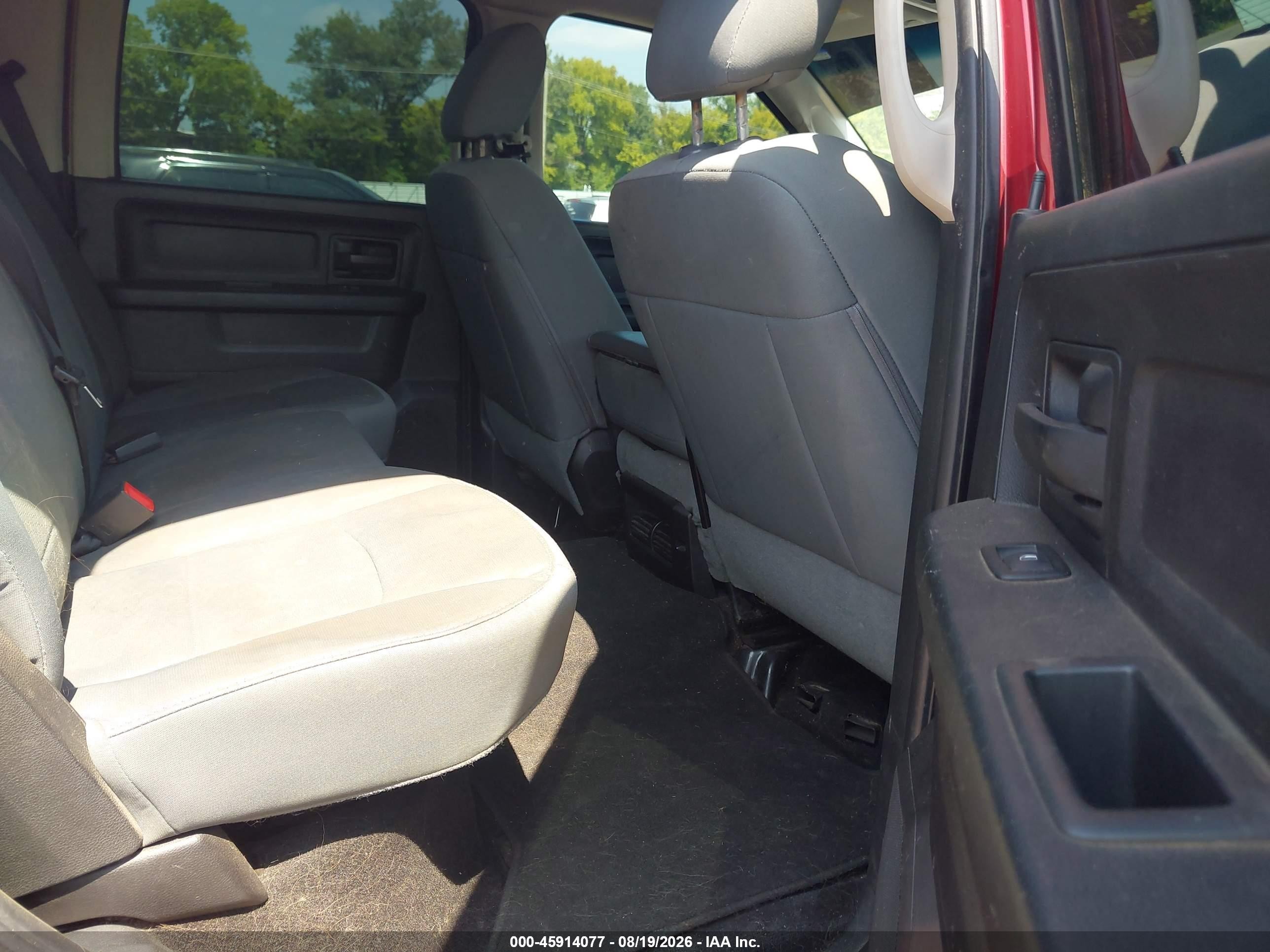 2014 Ram 1500 Express Burgundy vin: 3C6RR6KT9EG219718