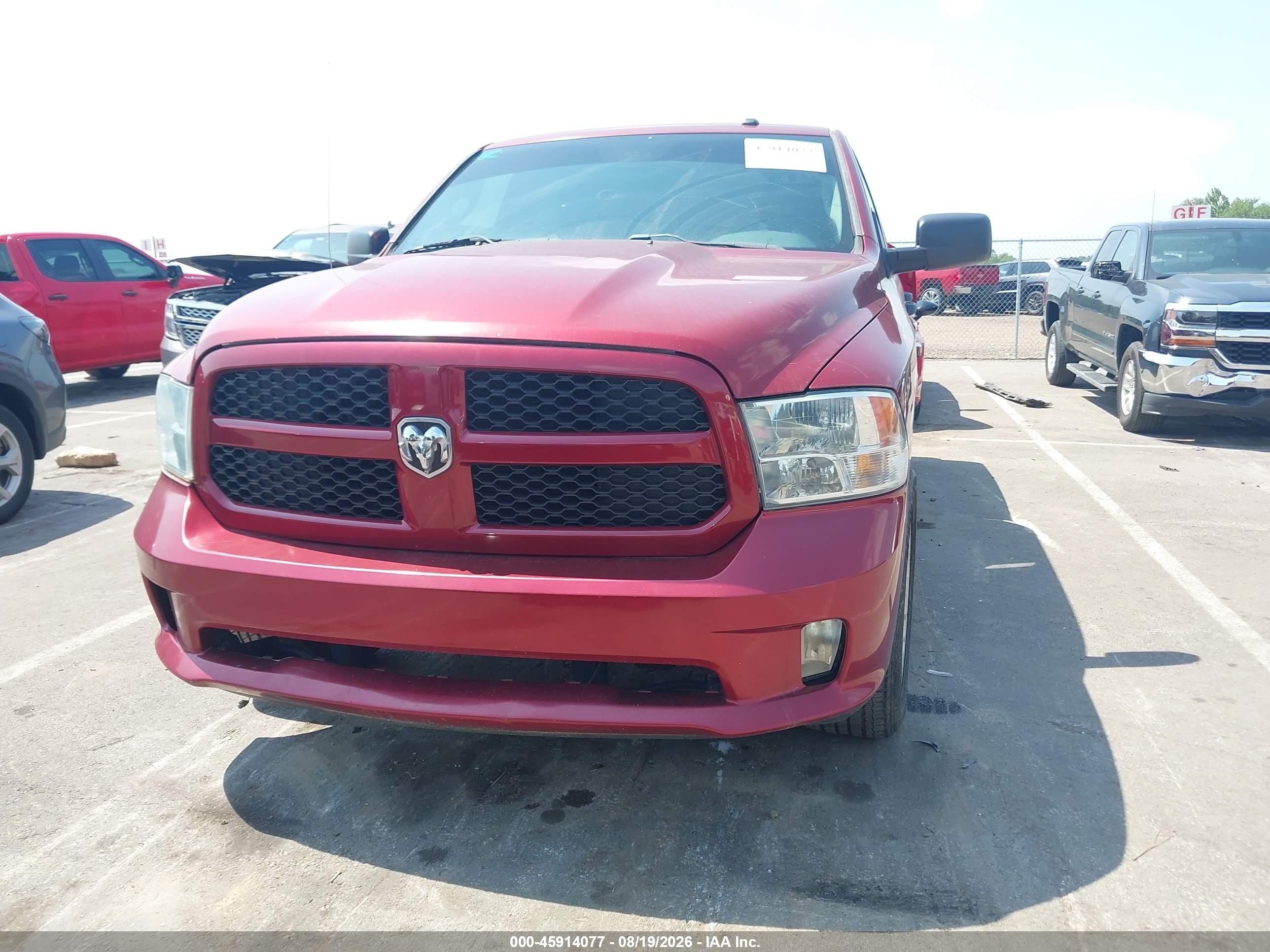 2014 Ram 1500 Express Burgundy vin: 3C6RR6KT9EG219718
