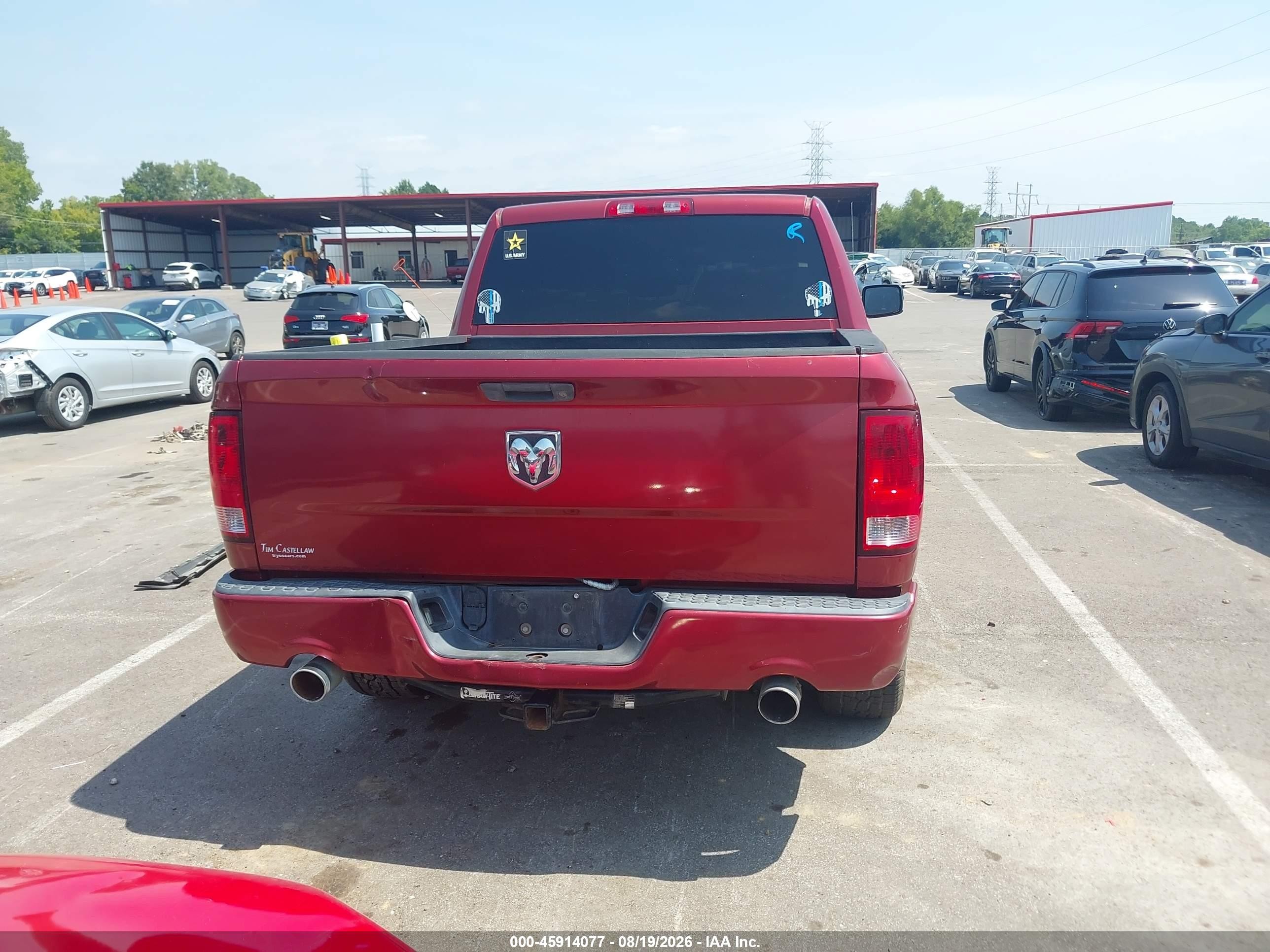 2014 Ram 1500 Express Burgundy vin: 3C6RR6KT9EG219718