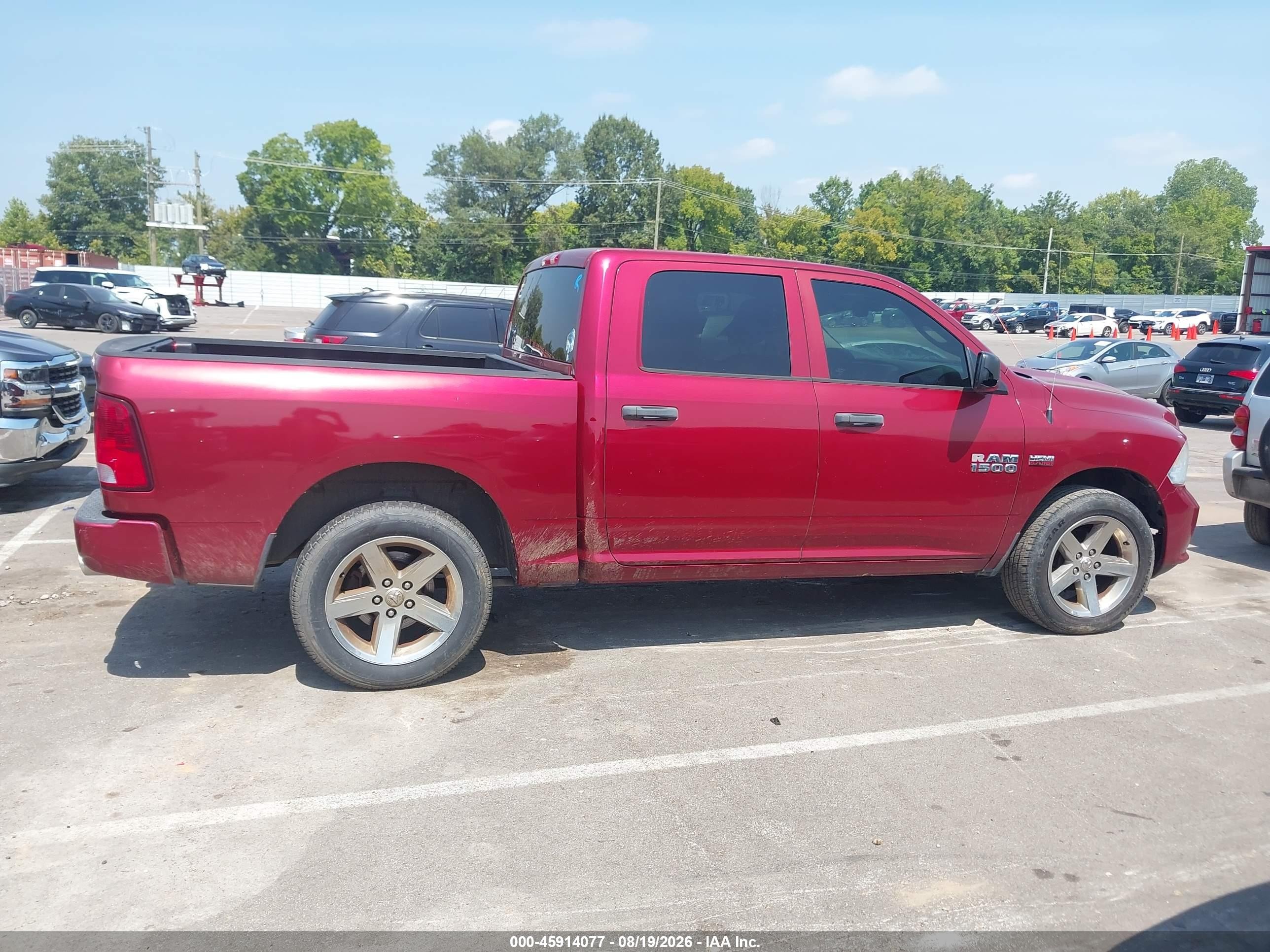 2014 Ram 1500 Express Burgundy vin: 3C6RR6KT9EG219718