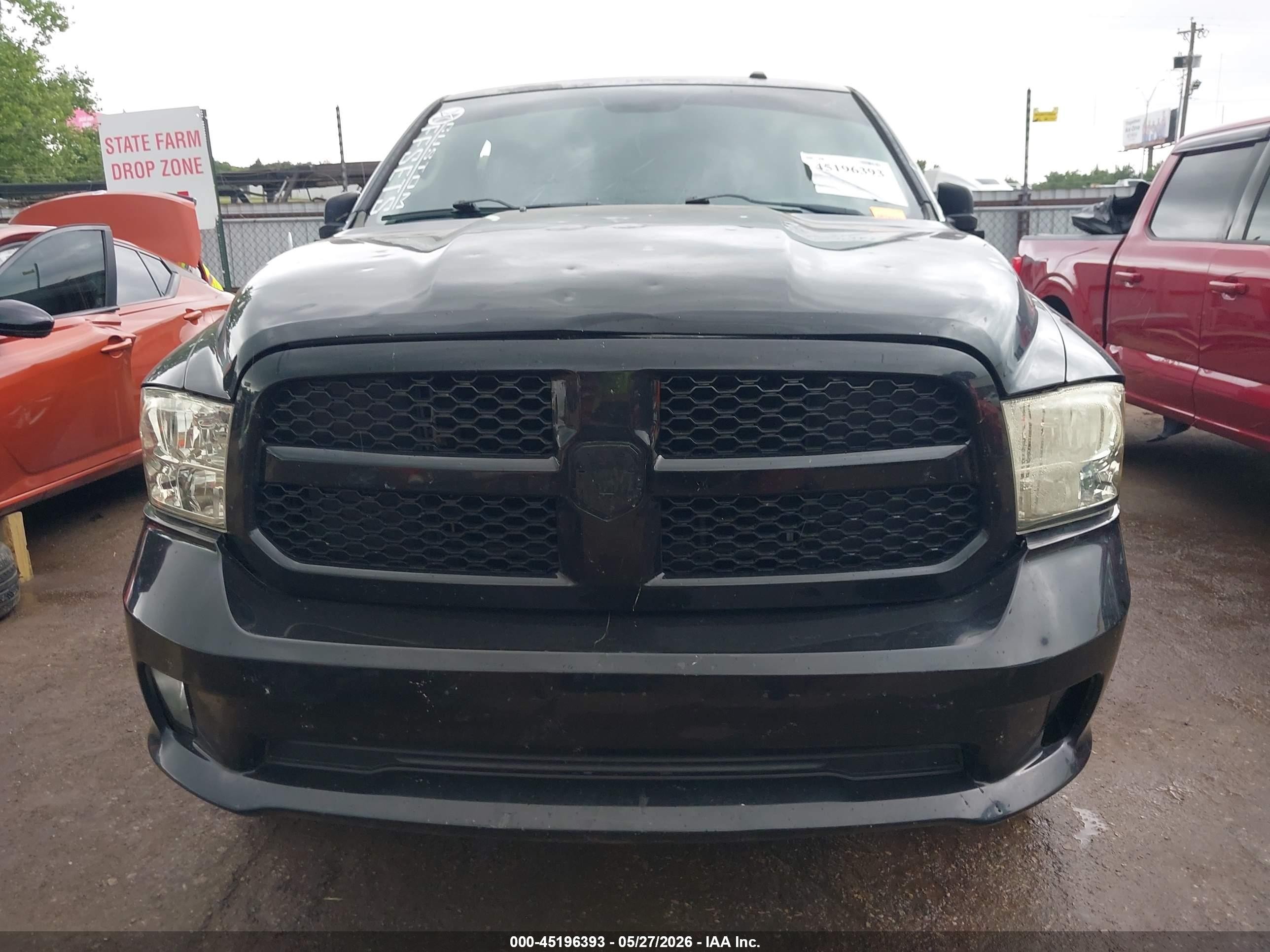 2014 Ram 1500 Express Черный vin: 3C6RR6KT9EG333945