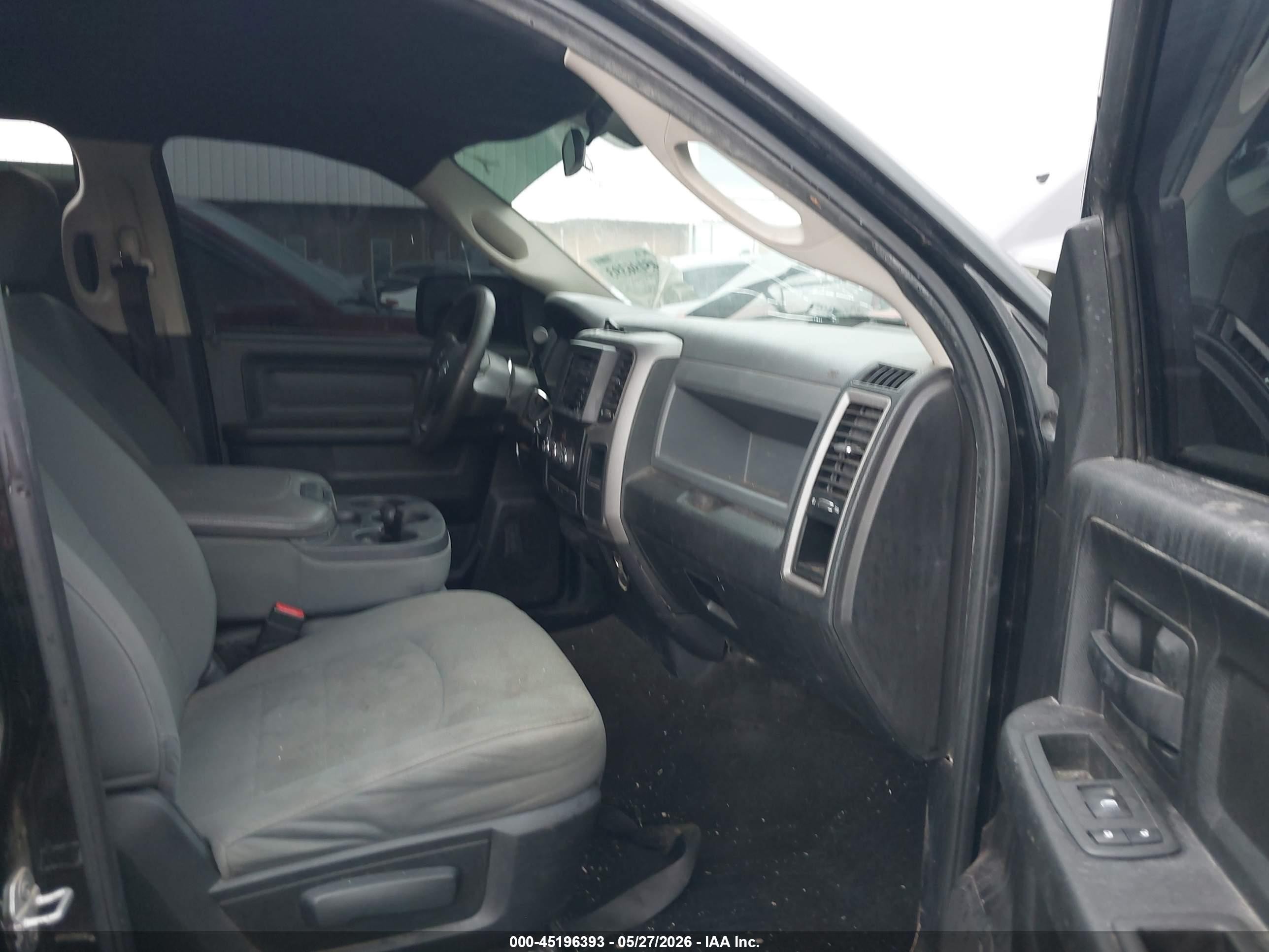 2014 Ram 1500 Express Черный vin: 3C6RR6KT9EG333945