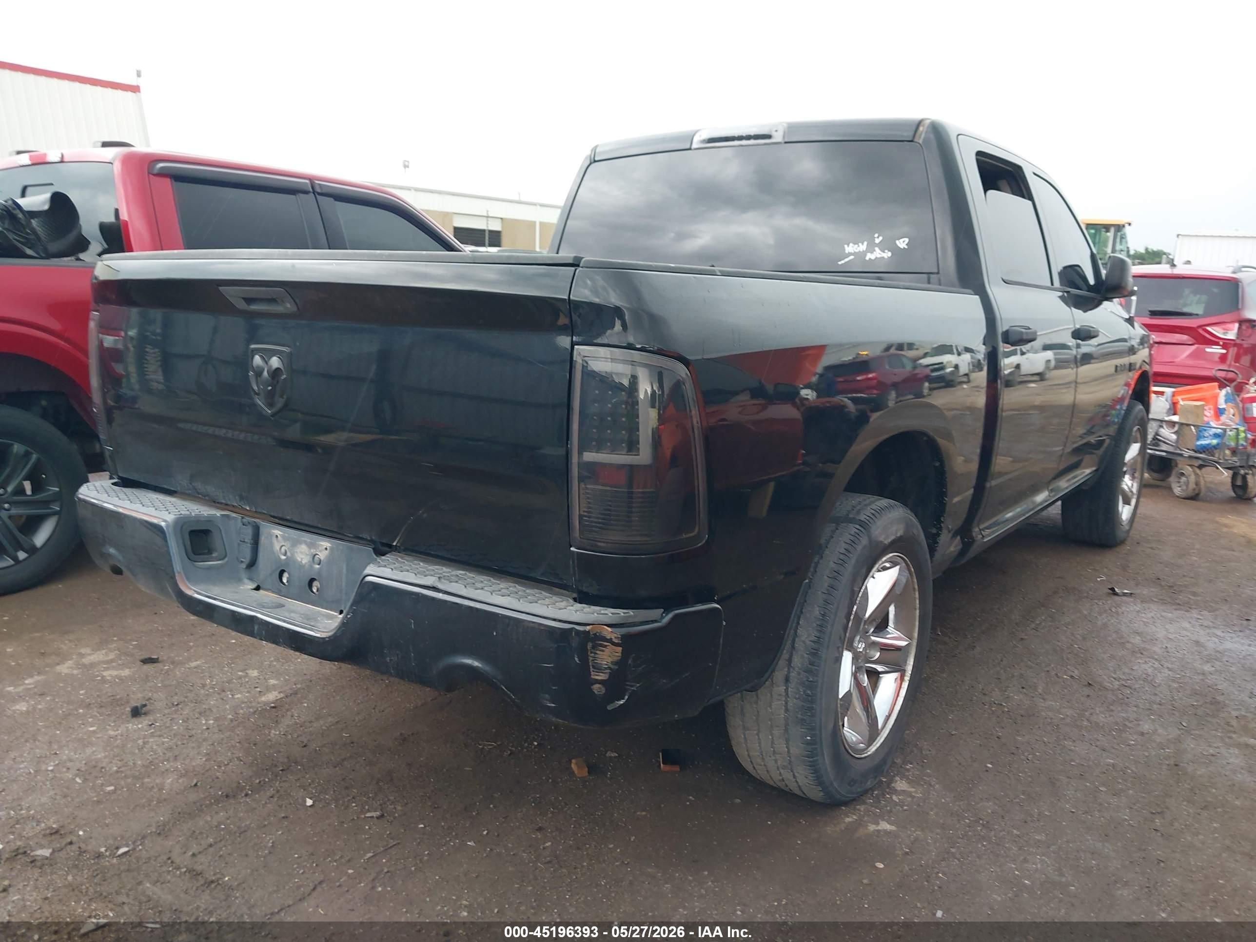 2014 Ram 1500 Express Черный vin: 3C6RR6KT9EG333945