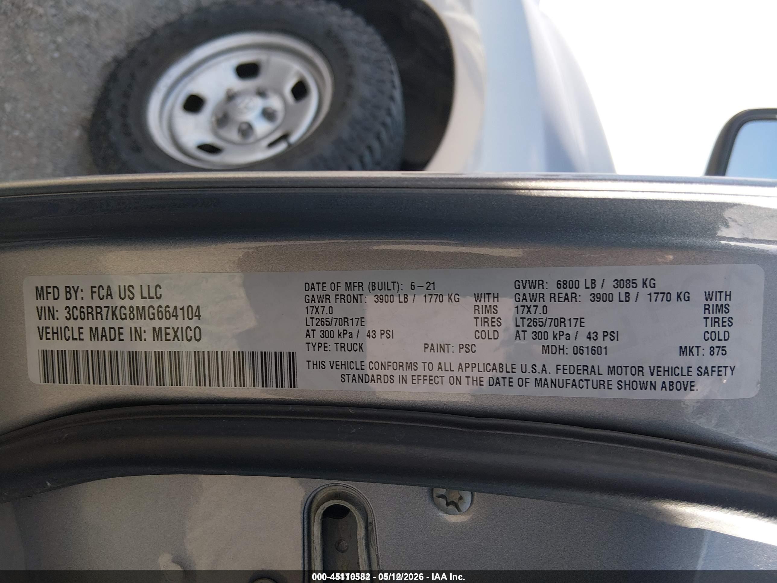 2021 Ram 1500 Classic Tradesman  4x4 5'7 Box Серебряный vin: 3C6RR7KG8MG664104