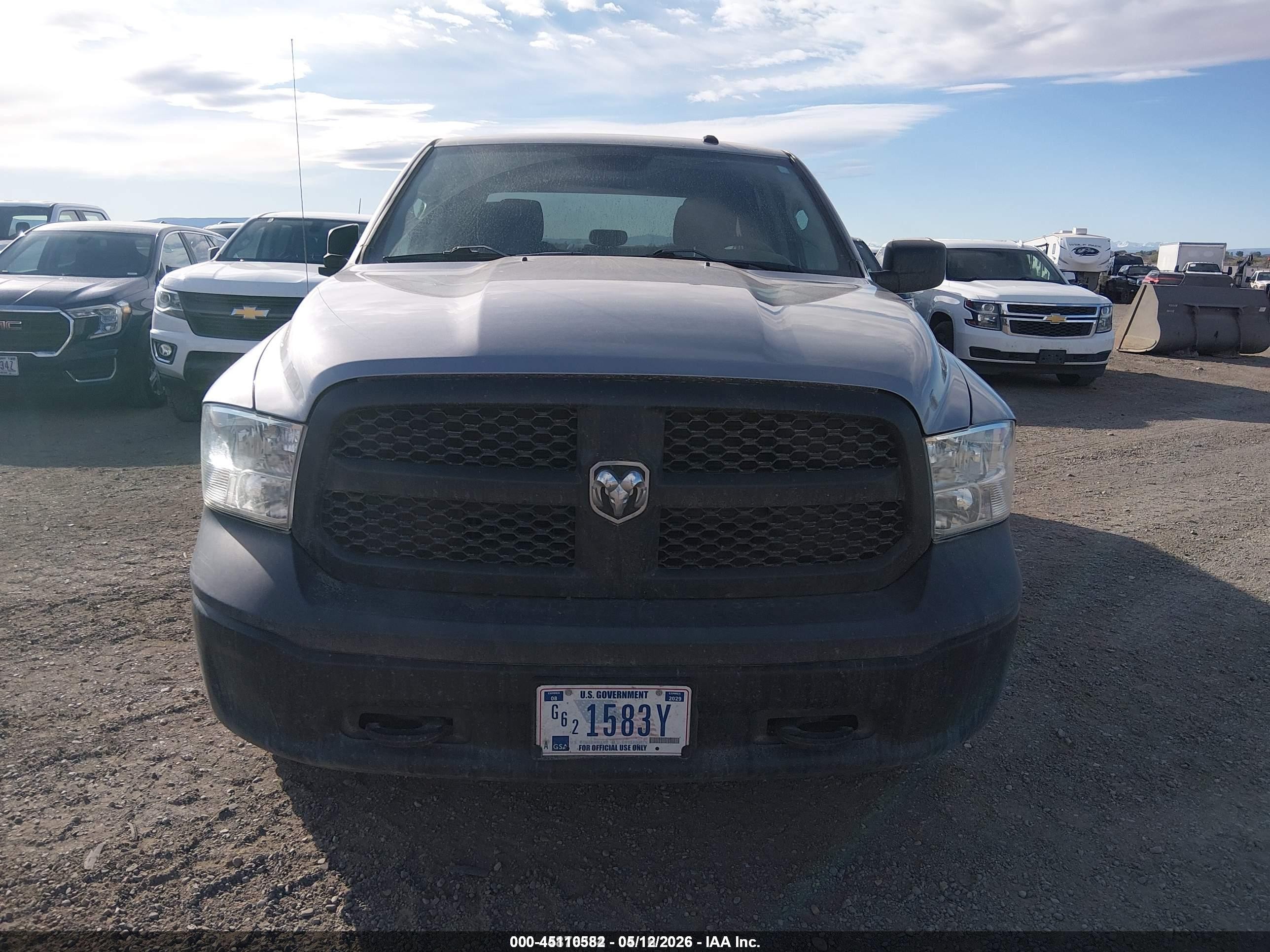 2021 Ram 1500 Classic Tradesman  4x4 5'7 Box Серебряный vin: 3C6RR7KG8MG664104