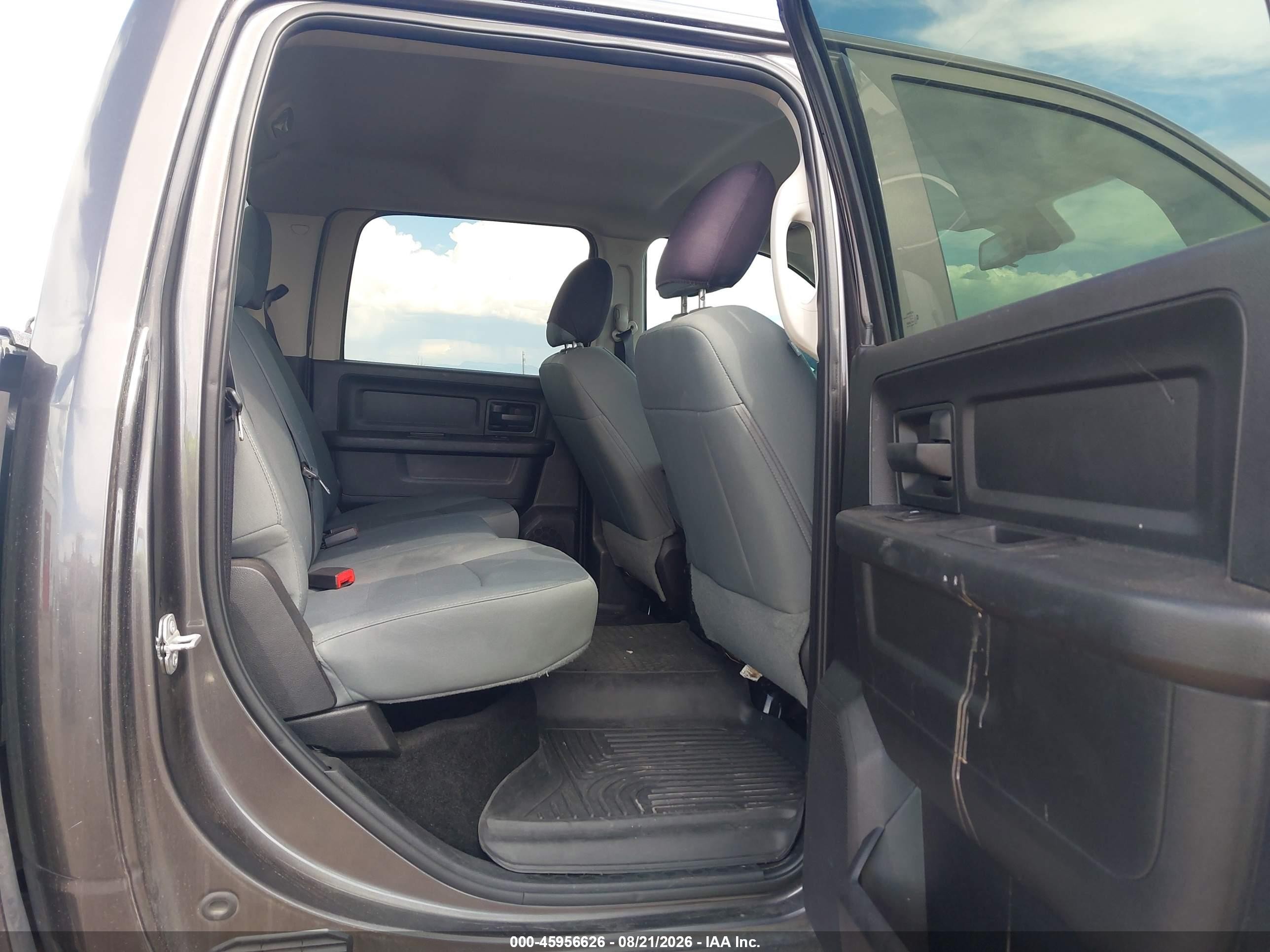 2015 Ram 1500 Express Silver vin: 3C6RR7KT0FG700805