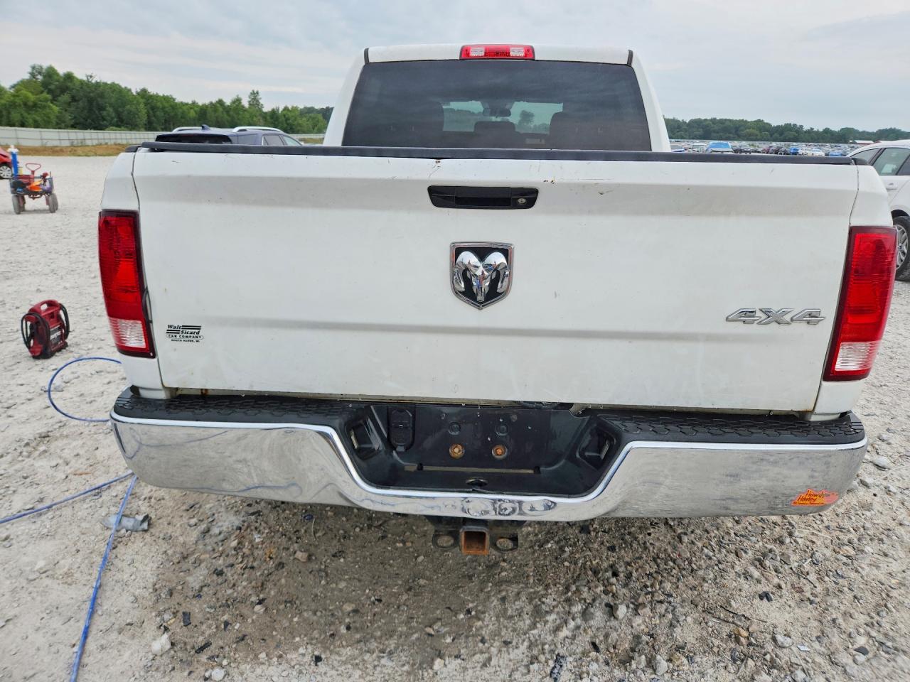 2015 Ram 1500 St Белый vin: 3C6RR7KT1FG532110