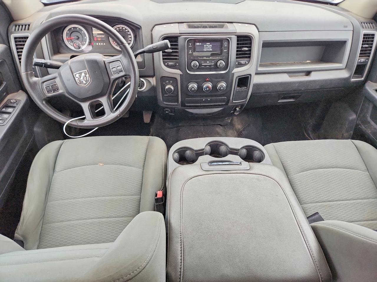 2015 Ram 1500 St Белый vin: 3C6RR7KT1FG532110