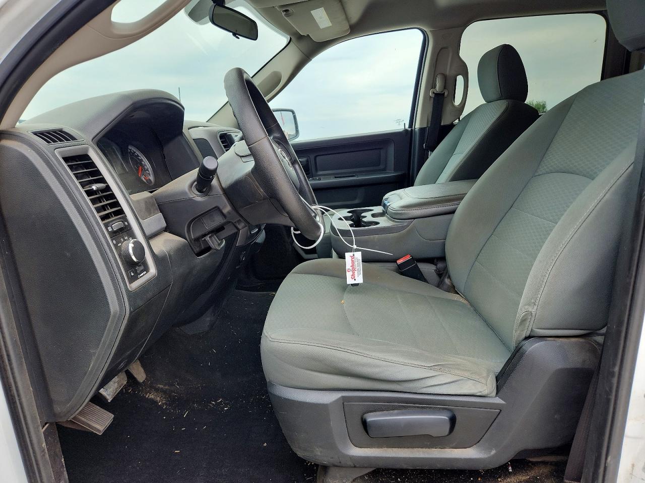 2015 Ram 1500 St Белый vin: 3C6RR7KT1FG532110