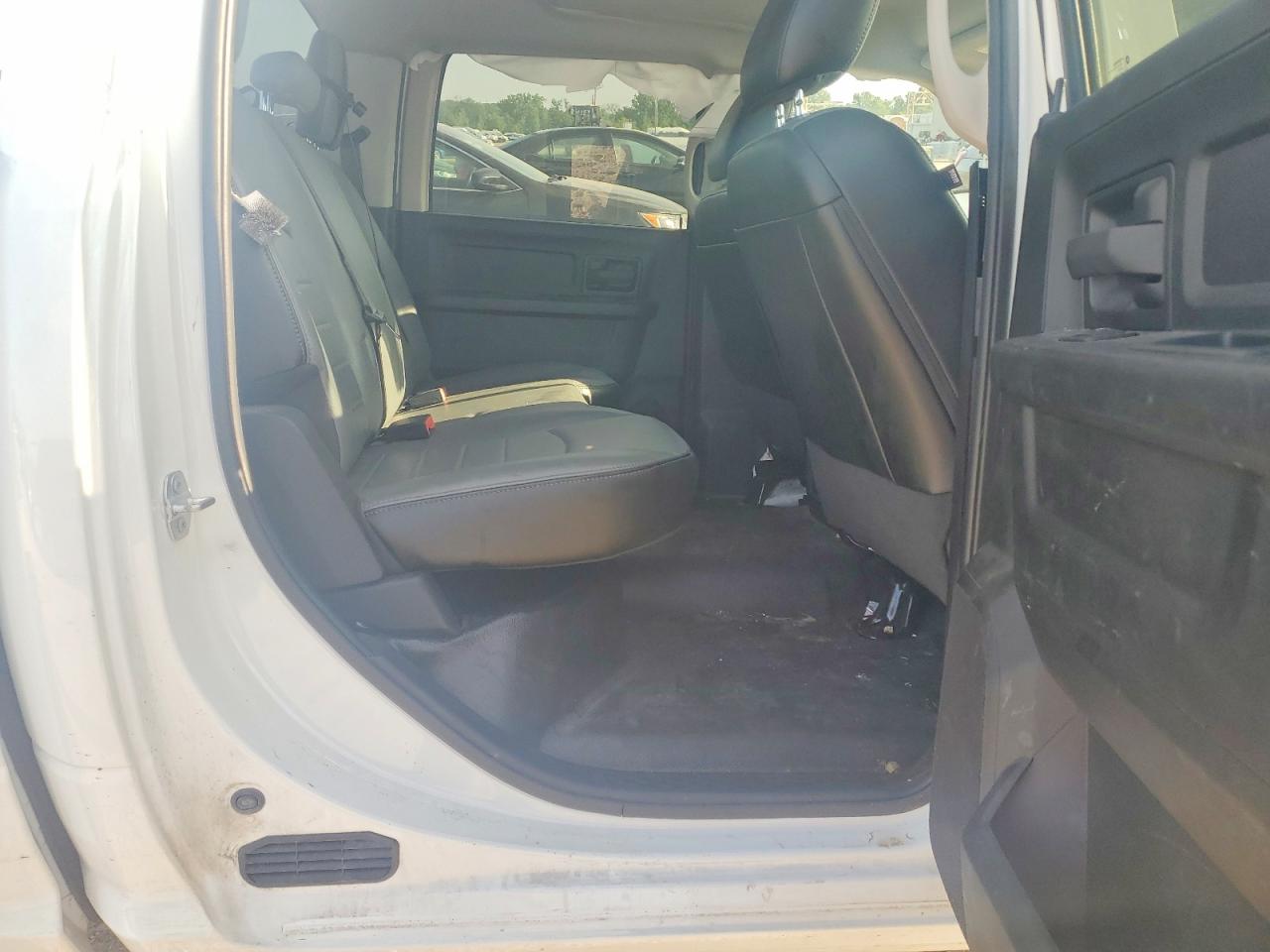 2022 Ram 1500 Classic Tradesman White vin: 3C6RR7KT1NG413133