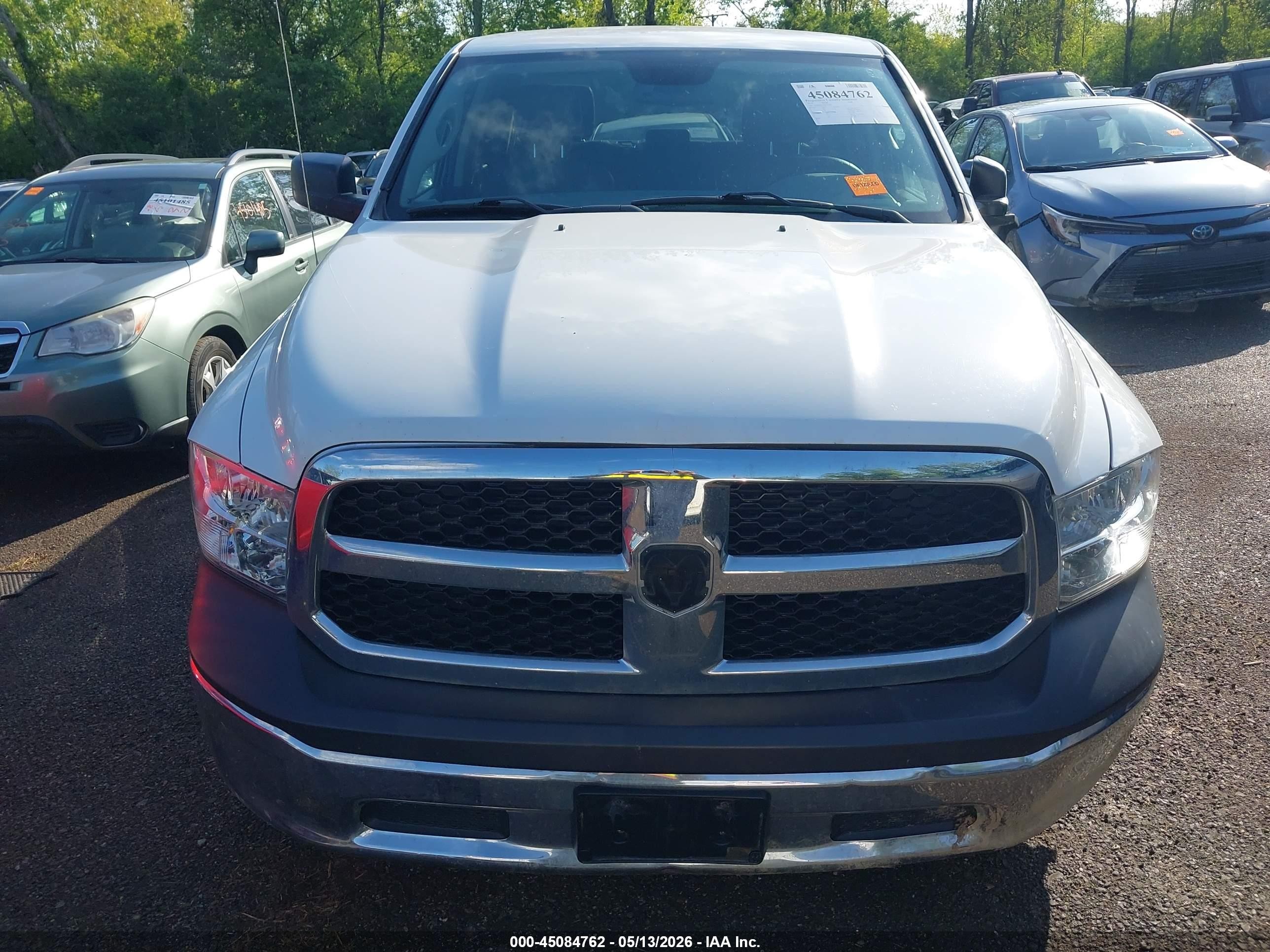 2018 Ram 1500 Tradesman  4x4 5'7 Box White vin: 3C6RR7KT3JG171939