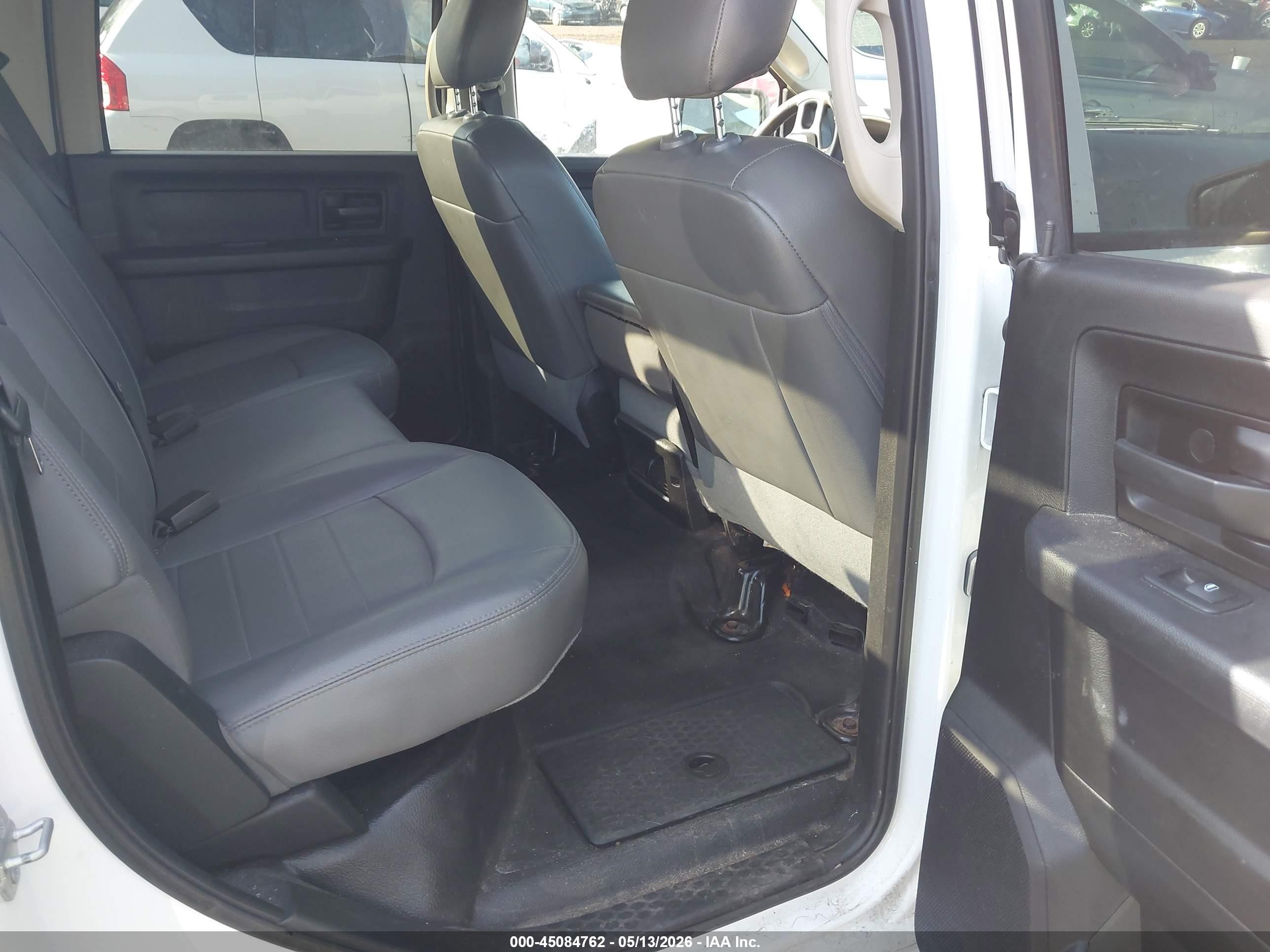 2018 Ram 1500 Tradesman  4x4 5'7 Box White vin: 3C6RR7KT3JG171939