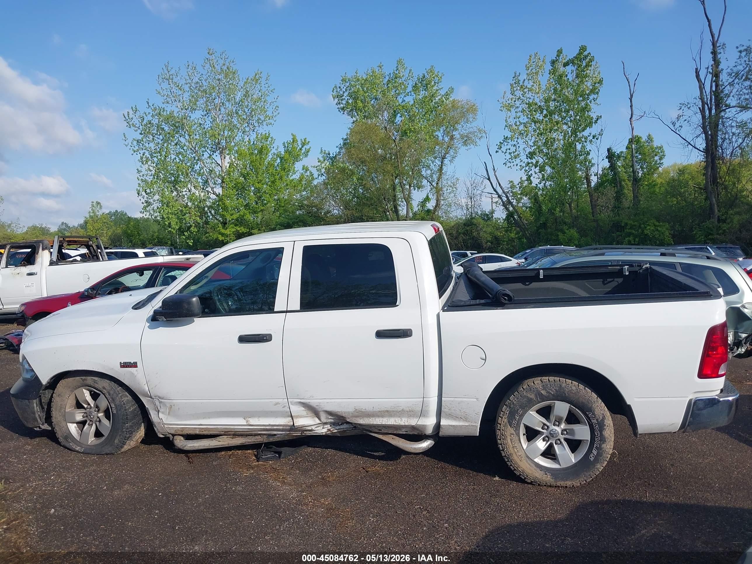 2018 Ram 1500 Tradesman  4x4 5'7 Box White vin: 3C6RR7KT3JG171939