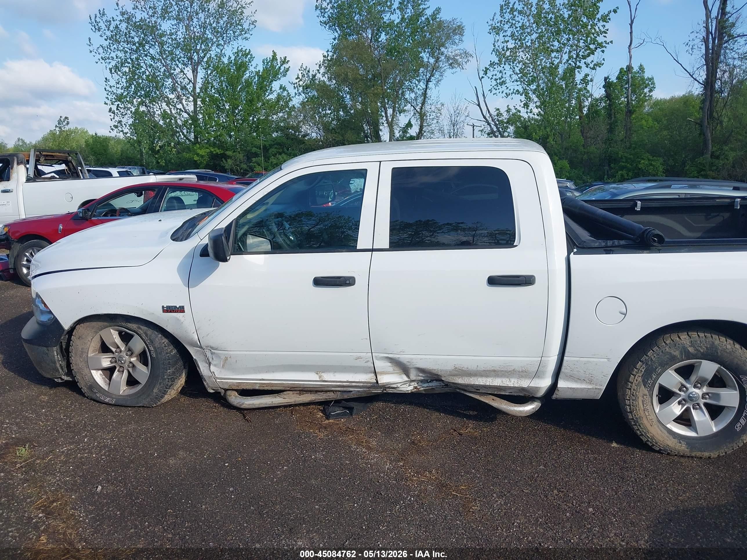 2018 Ram 1500 Tradesman  4x4 5'7 Box White vin: 3C6RR7KT3JG171939