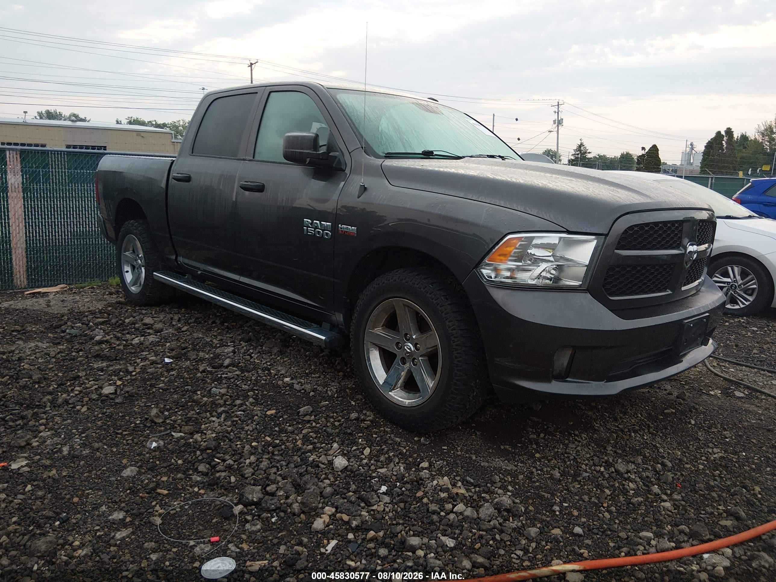 2018 Ram 1500 Express  4x4 5'7 Box Gray vin: 3C6RR7KT3JG198431