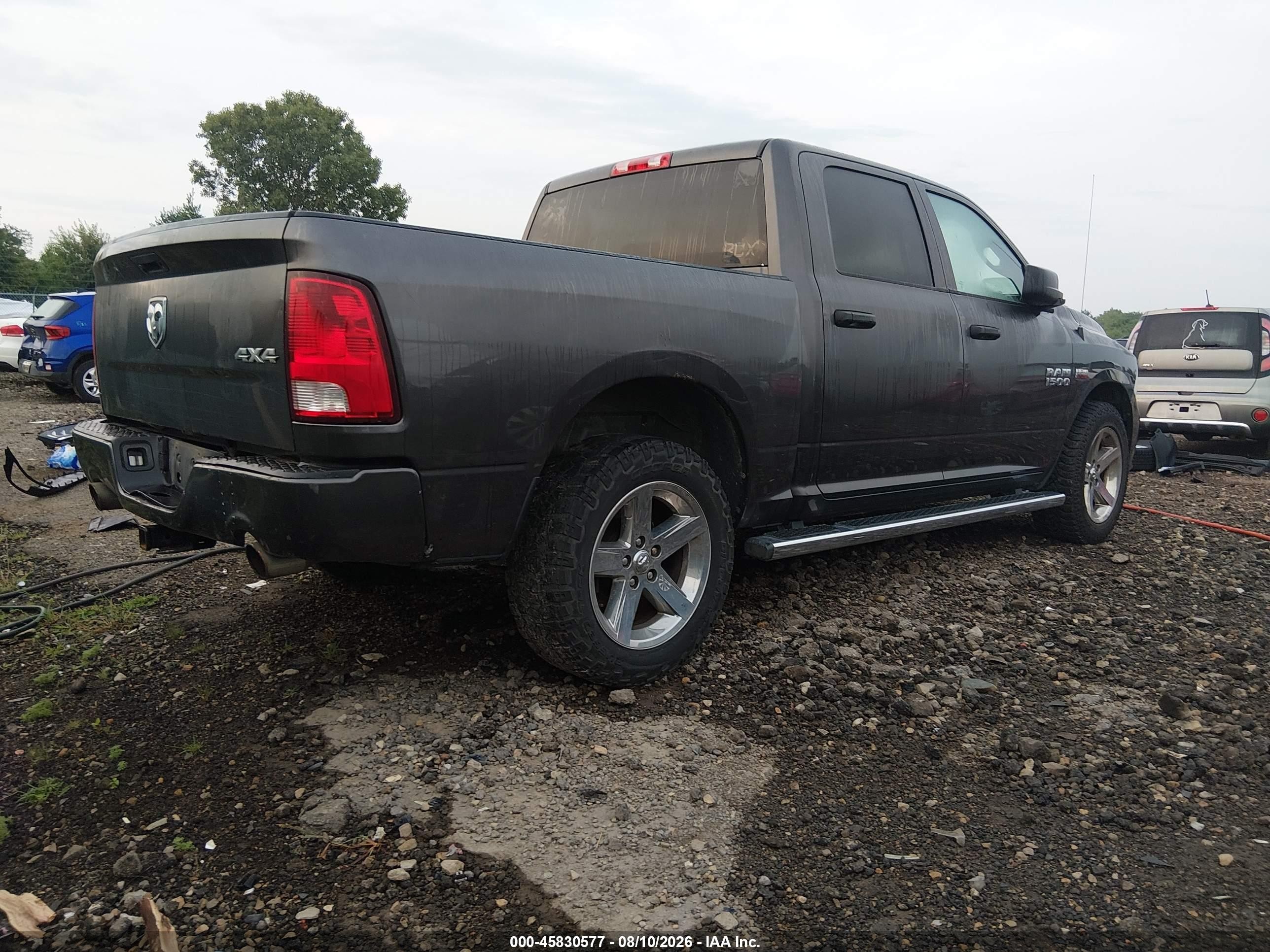 2018 Ram 1500 Express  4x4 5'7 Box Gray vin: 3C6RR7KT3JG198431