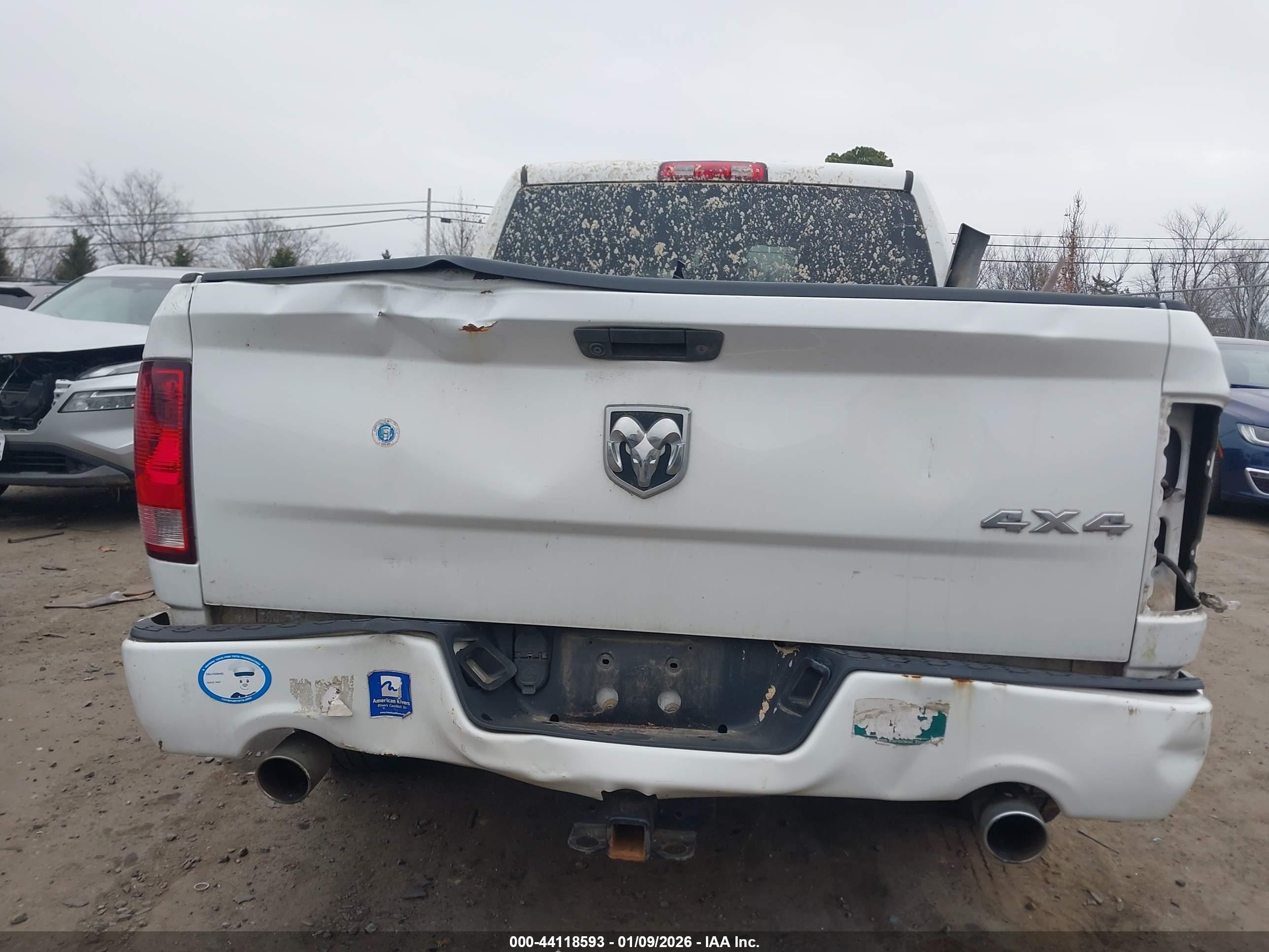 2014 Ram 1500 Express White vin: 3C6RR7KT6EG215227