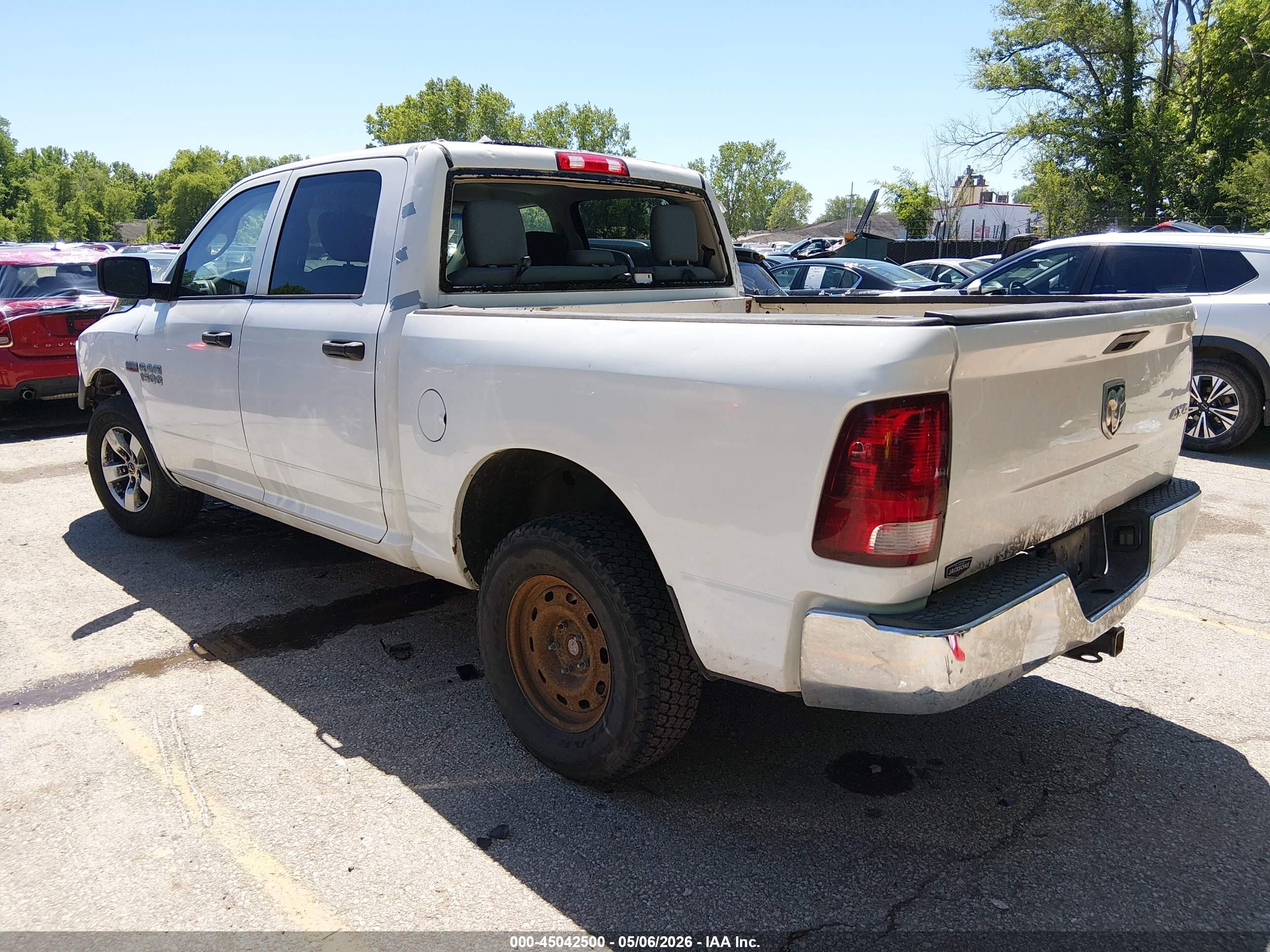 2015 Ram 1500 Tradesman White vin: 3C6RR7KT6FG635944