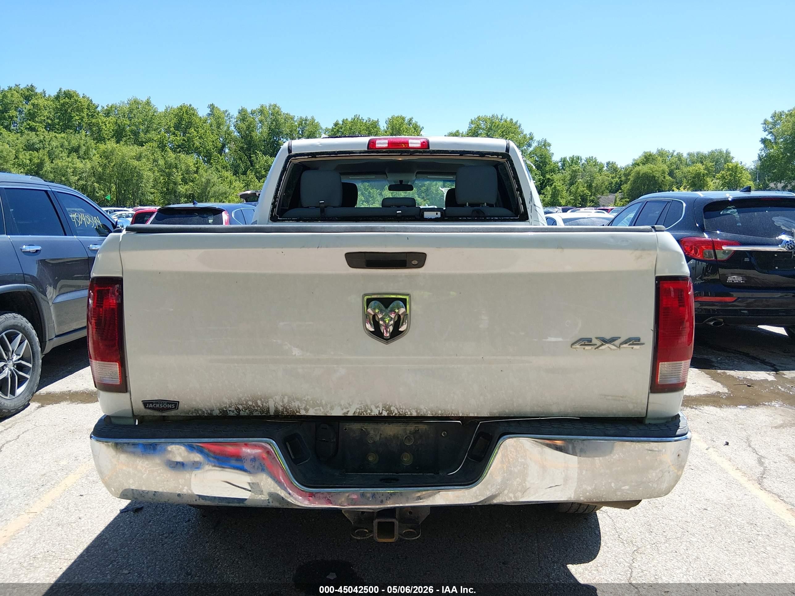 2015 Ram 1500 Tradesman White vin: 3C6RR7KT6FG635944