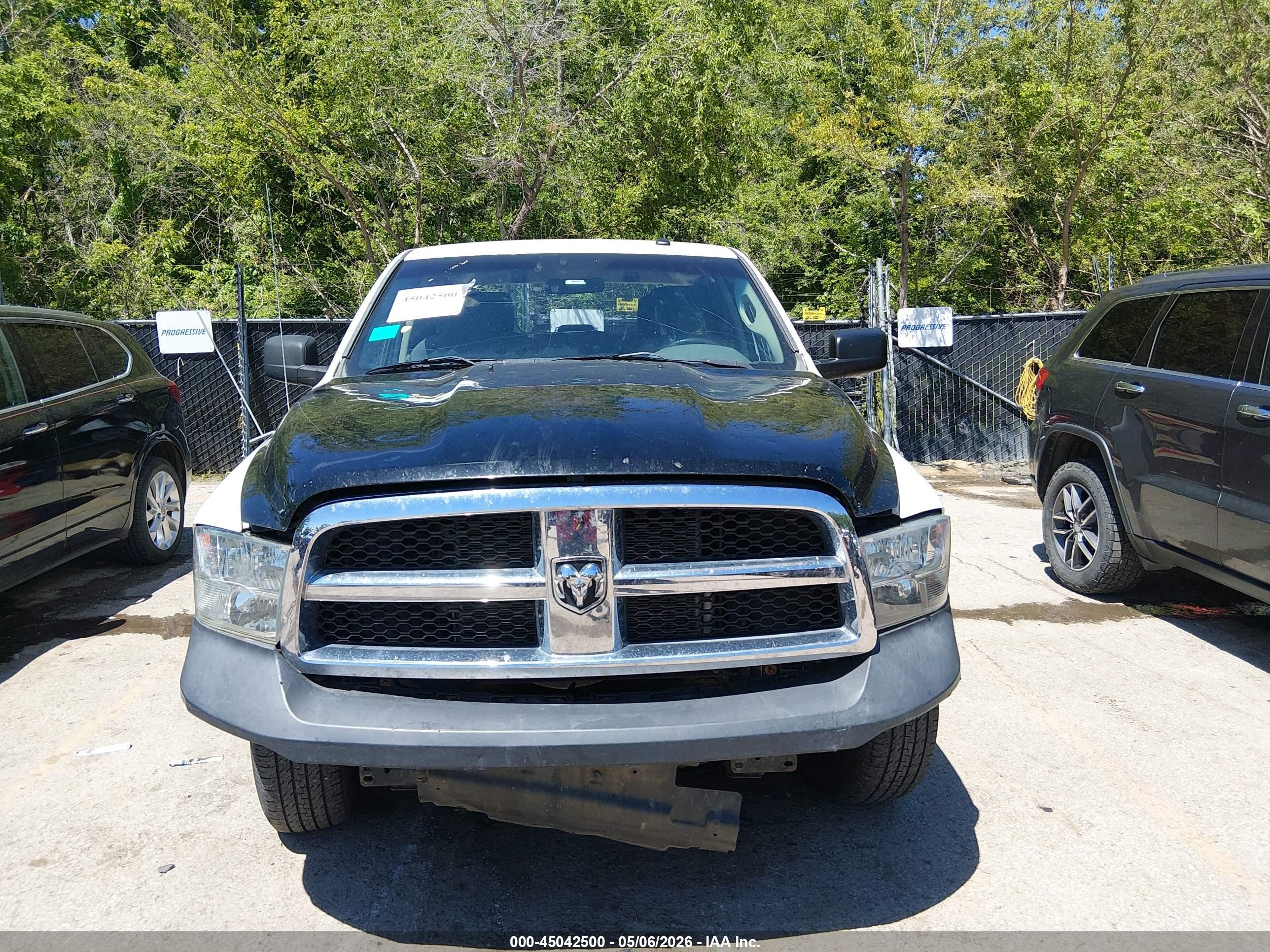 2015 Ram 1500 Tradesman White vin: 3C6RR7KT6FG635944