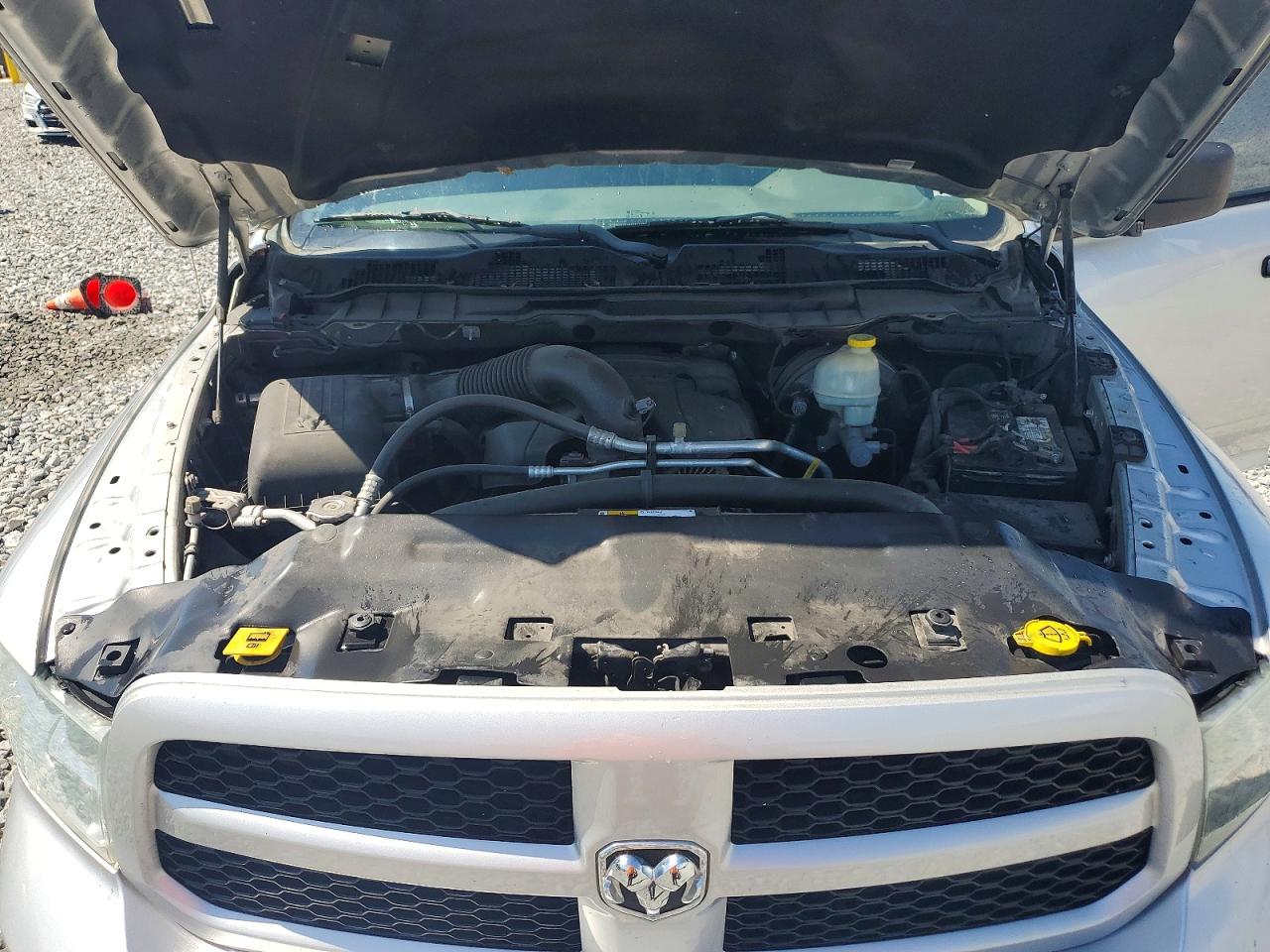 2015 Ram 1500 St Серебряный vin: 3C6RR7KT8FG700387
