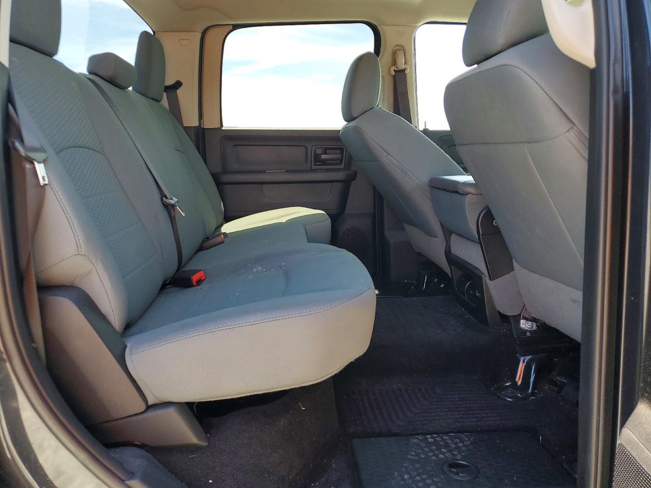 2017 Ram 1500 St Charcoal vin: 3C6RR7KT8HG607999