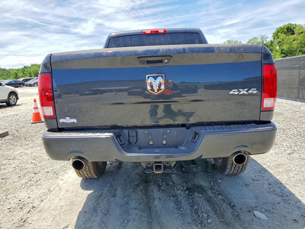 2017 Ram 1500 St Charcoal vin: 3C6RR7KT8HG607999
